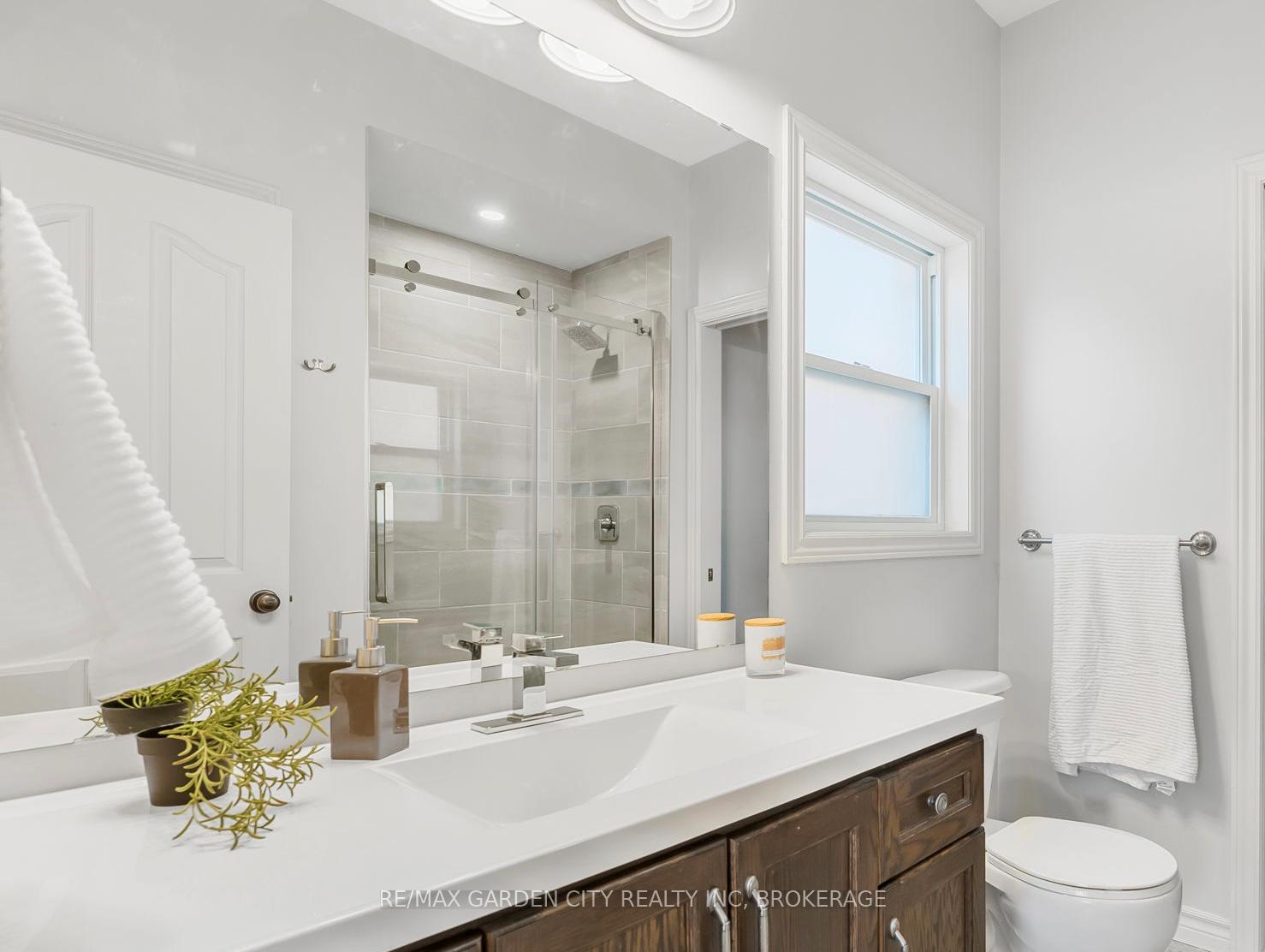 Photo 19 of 4022 Bush Crescent, Lincoln, Beamsville — HOMEH
