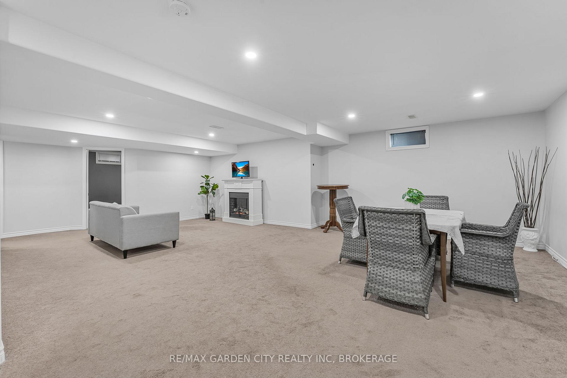 Photo 24 of 4022 Bush Crescent, Lincoln, Beamsville — HOMEH