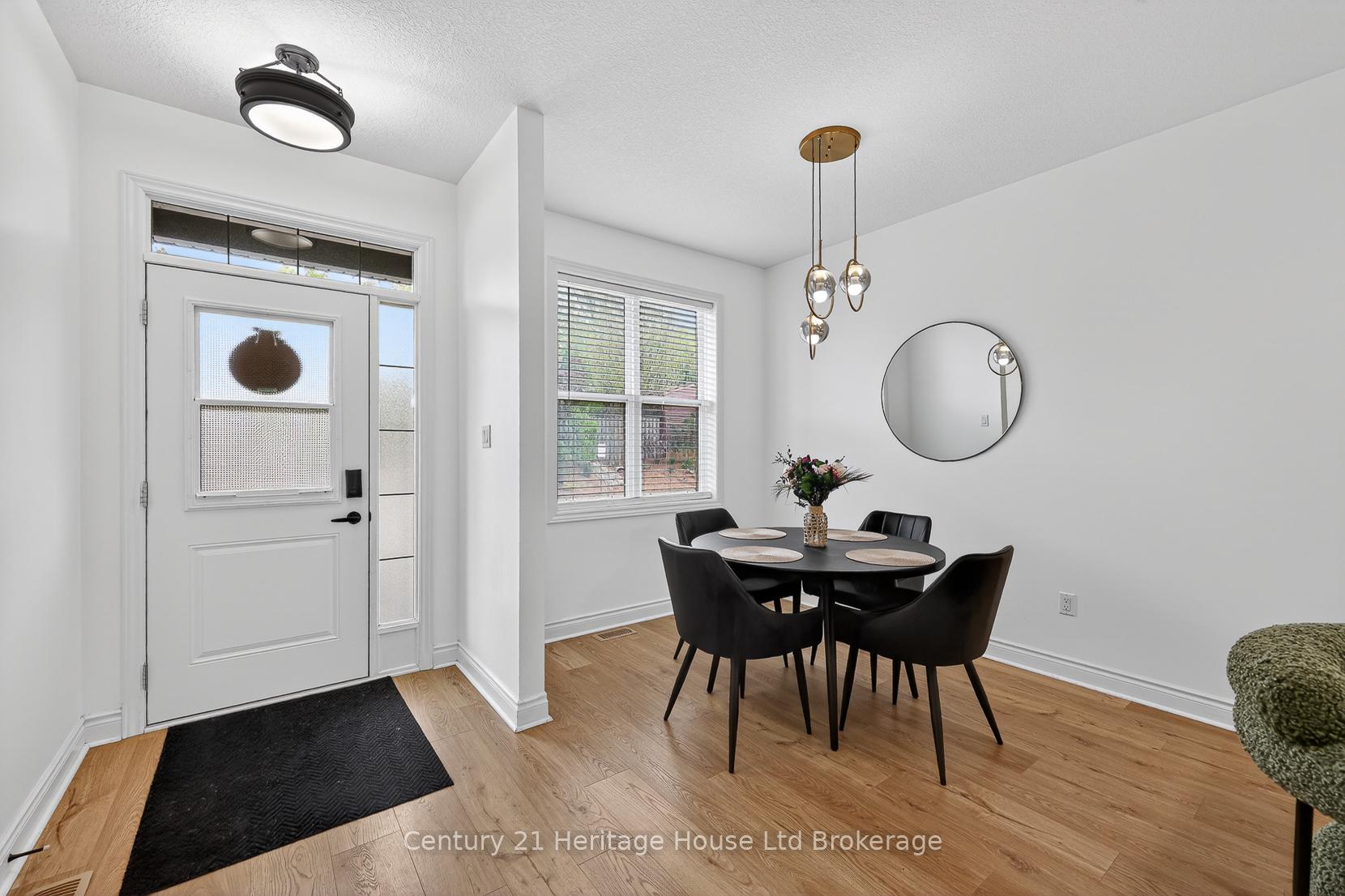 Photo 7 of Unit 9, 111 King Street E, Ingersoll, Ingersoll - South — HOMEH