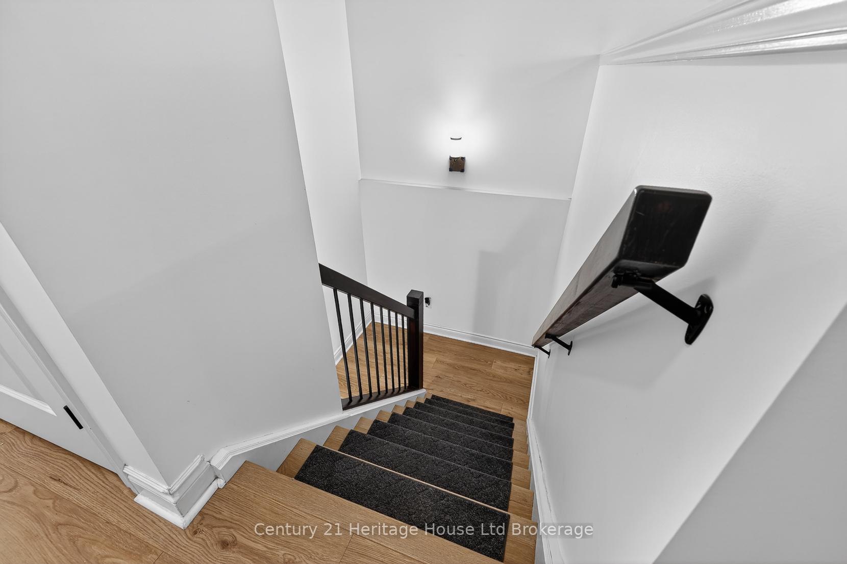Photo 20 of Unit 9, 111 King Street E, Ingersoll, Ingersoll - South — HOMEH