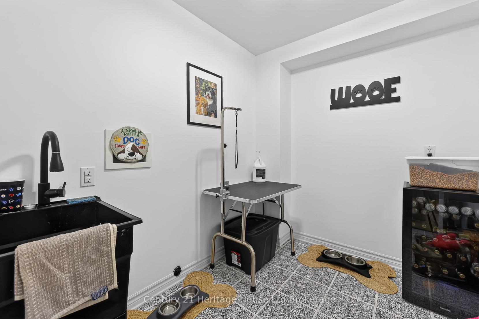 Photo 22 of Unit 9, 111 King Street E, Ingersoll, Ingersoll - South — HOMEH
