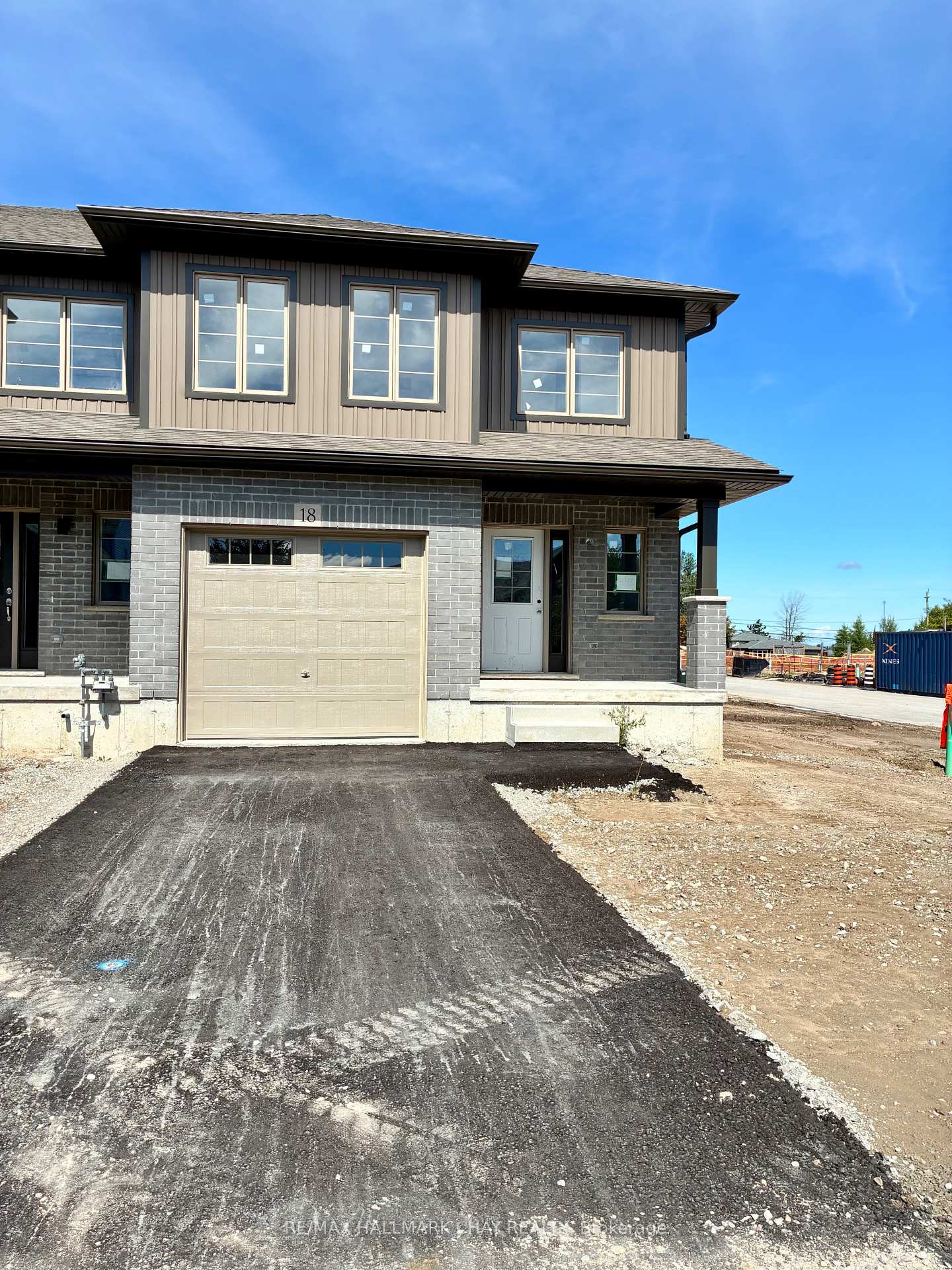 Photo 2 of 18 Beverly Street, Springwater, Elmvale — HOMEH