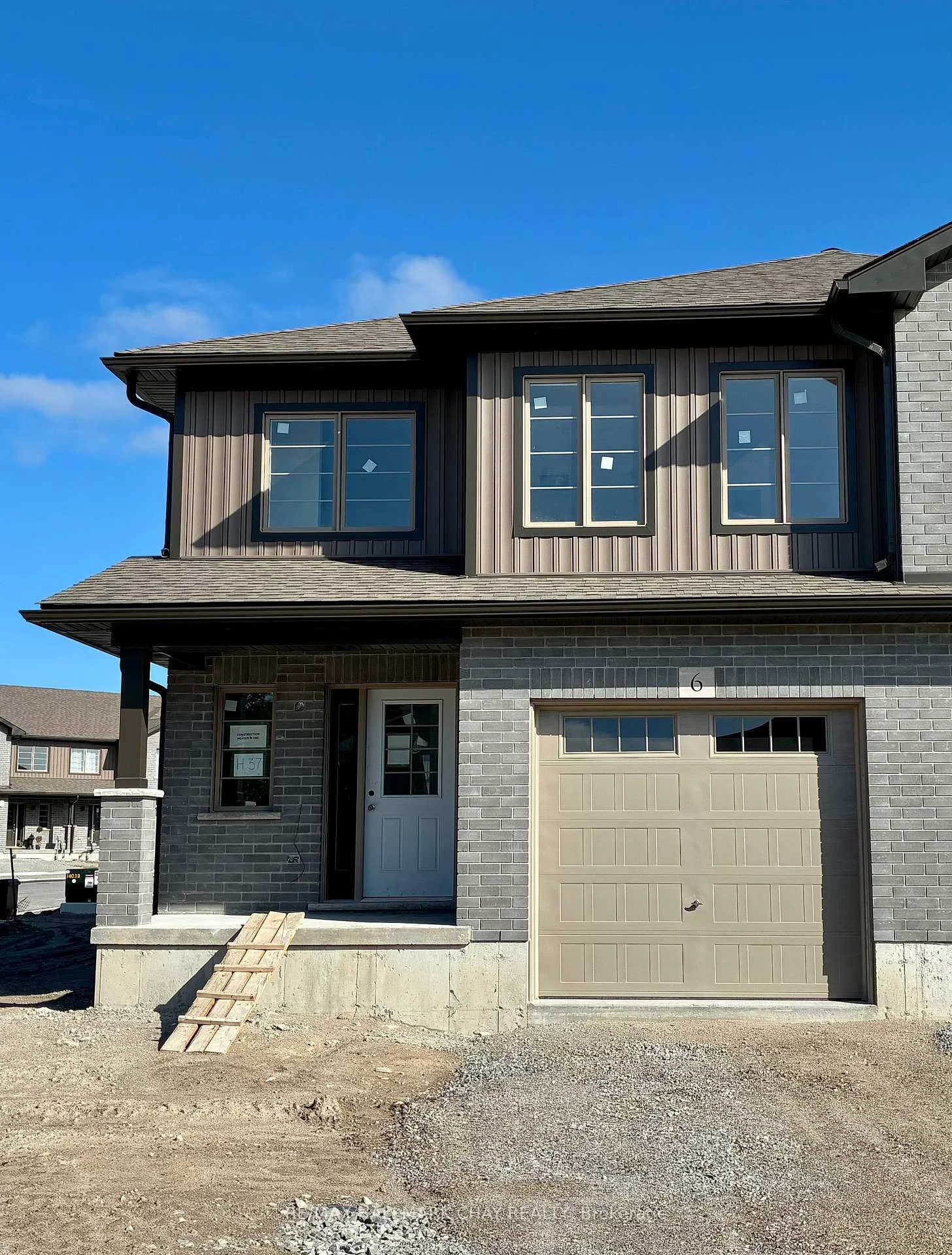 Photo 4 of 18 Beverly Street, Springwater, Elmvale — HOMEH
