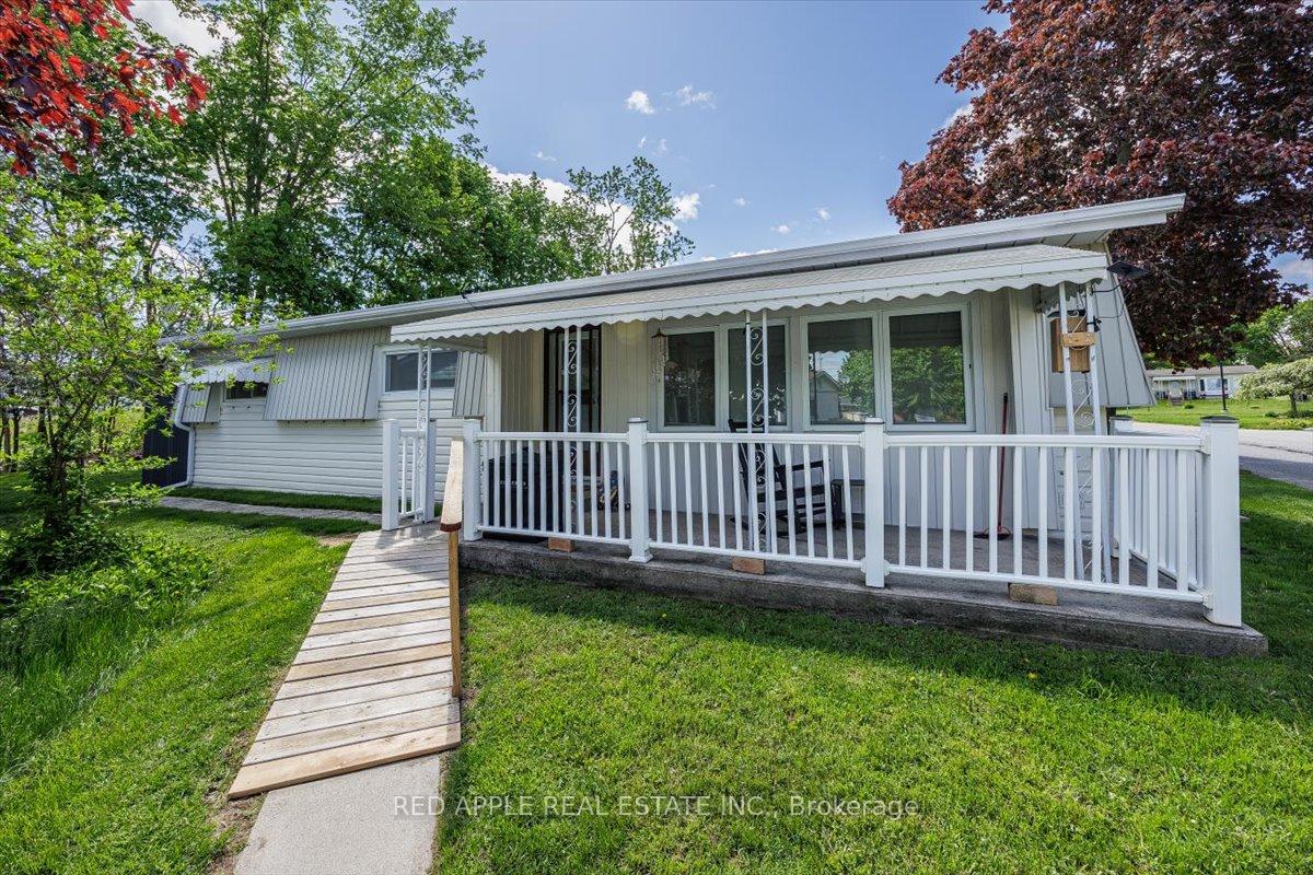 Photo 27 of 30 Flora Court, Innisfil, Rural Innisfil — HOMEH