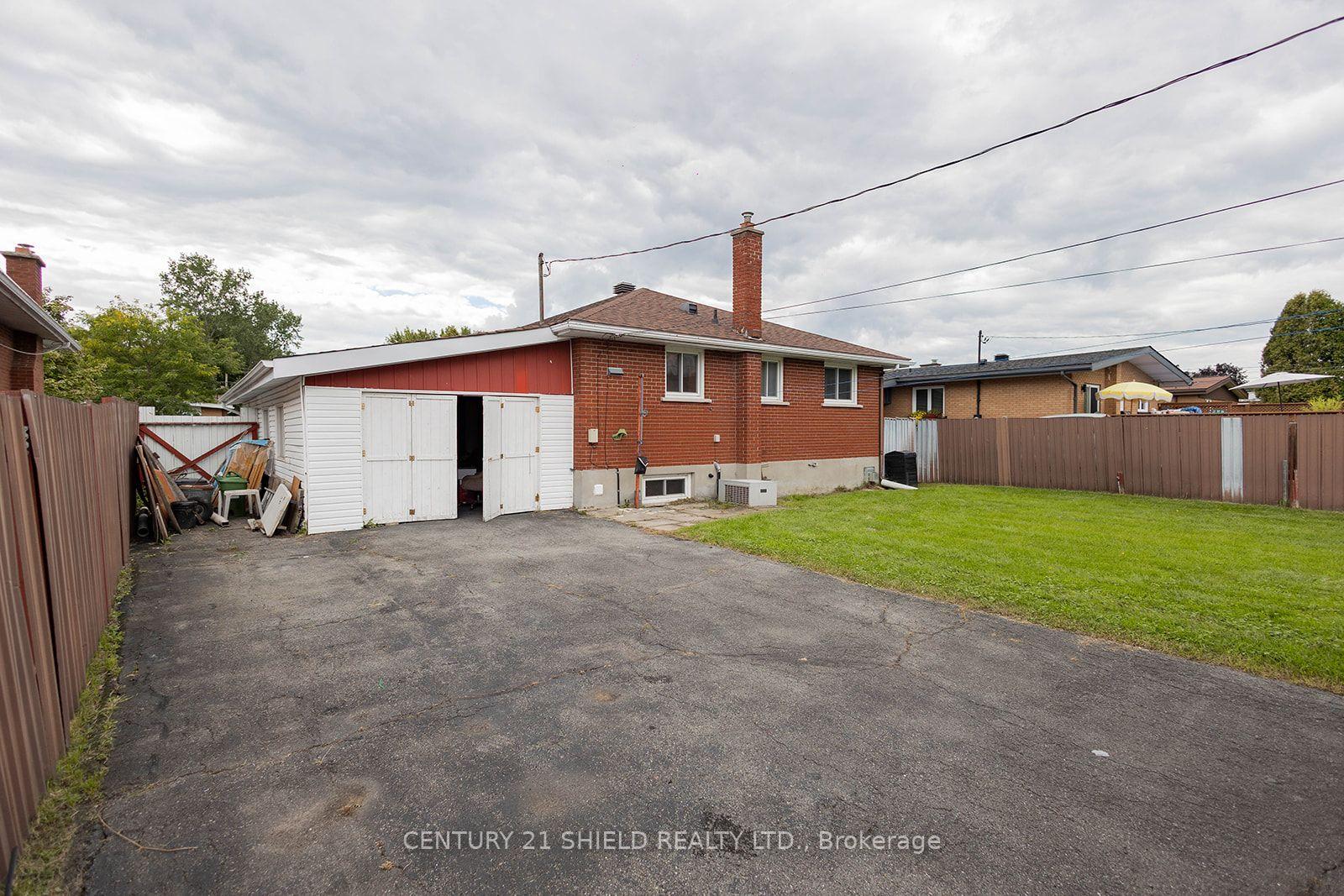 Photo 4 of 430 Anderson Drive, Cornwall, Cornwall — HOMEH