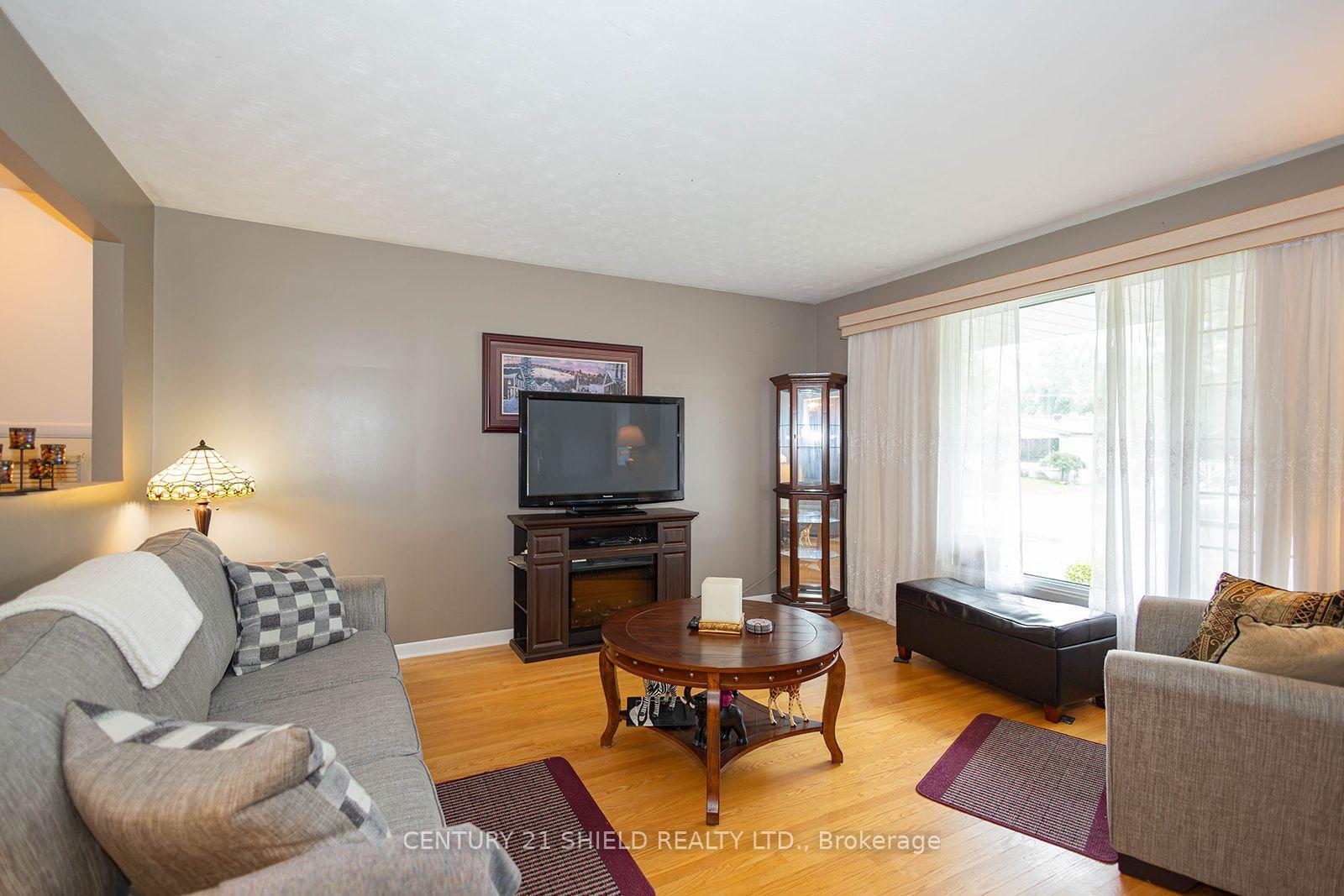 Photo 11 of 430 Anderson Drive, Cornwall, Cornwall — HOMEH