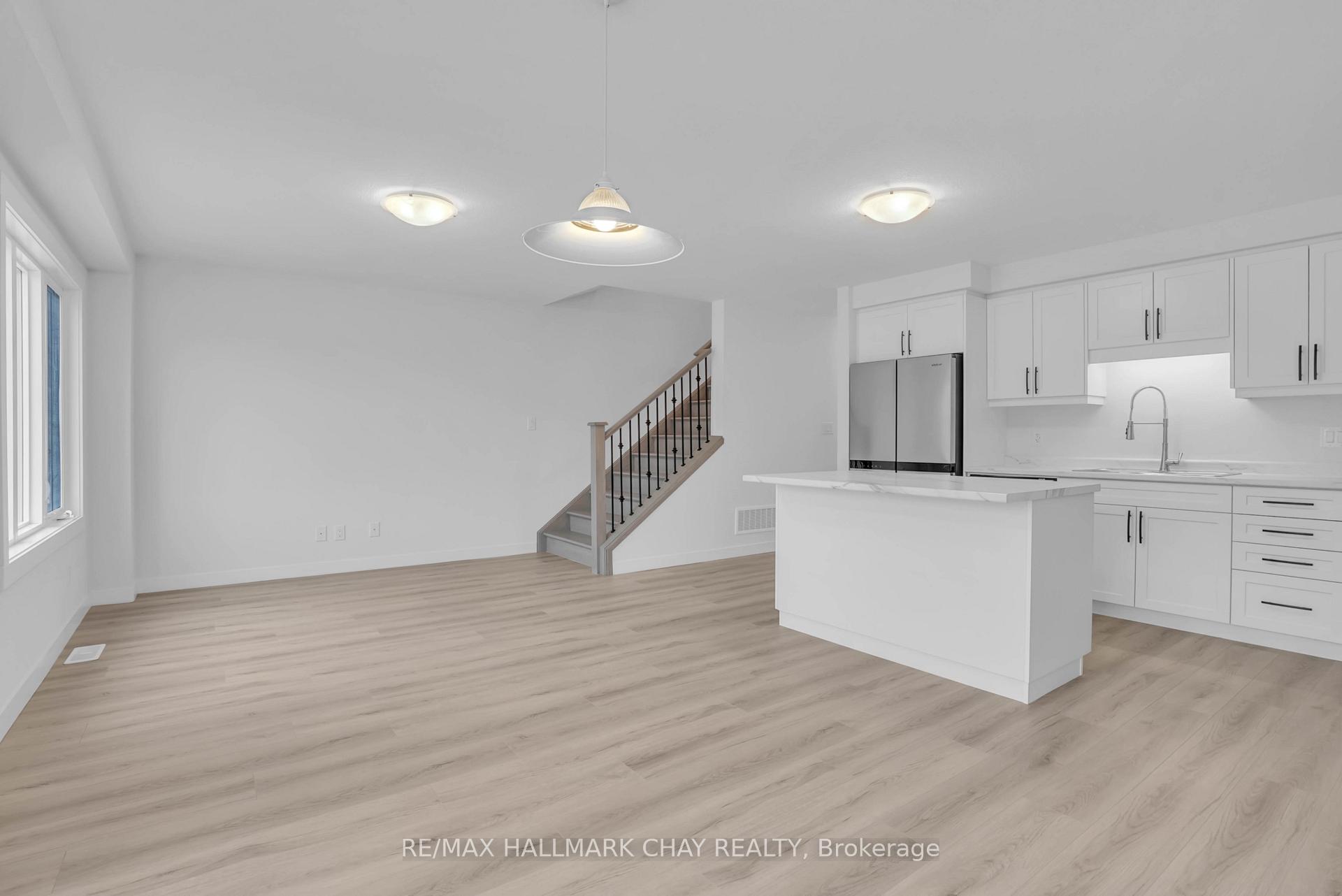 Photo 12 of 20 Strath Crescent, Springwater, Elmvale — HOMEH