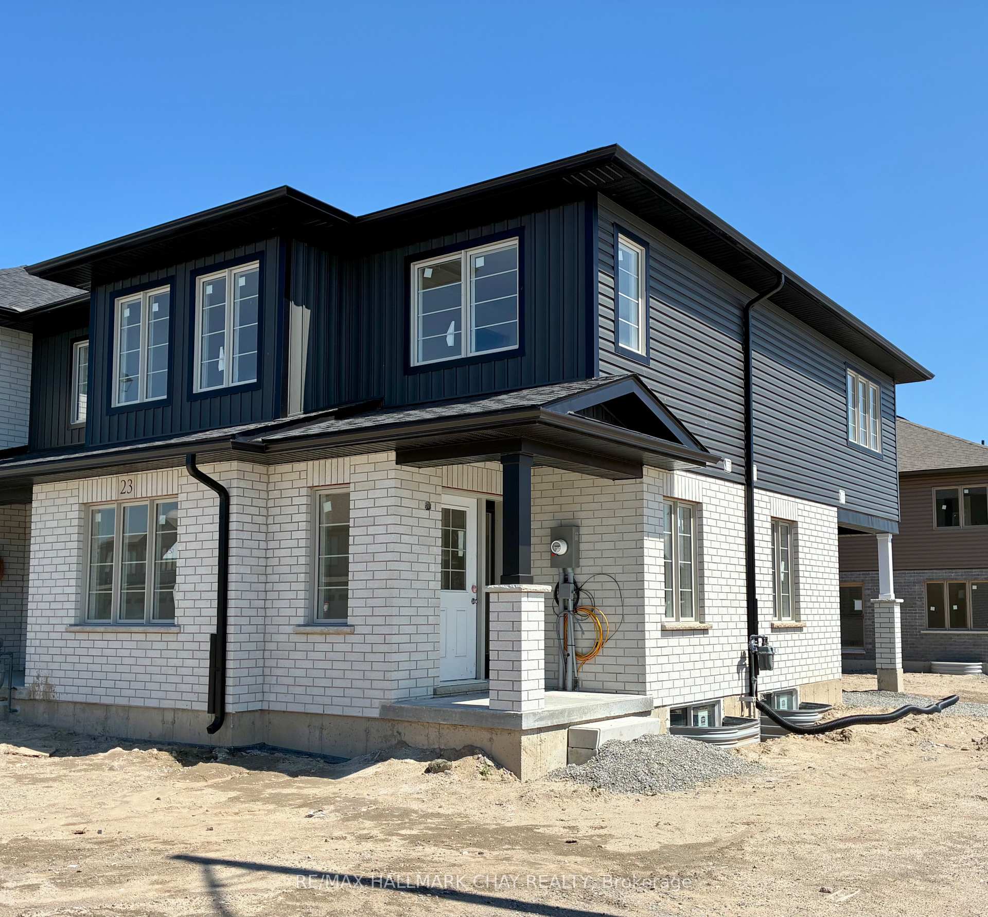Photo 2 of 23 Strath Crescent, Springwater, Elmvale — HOMEH