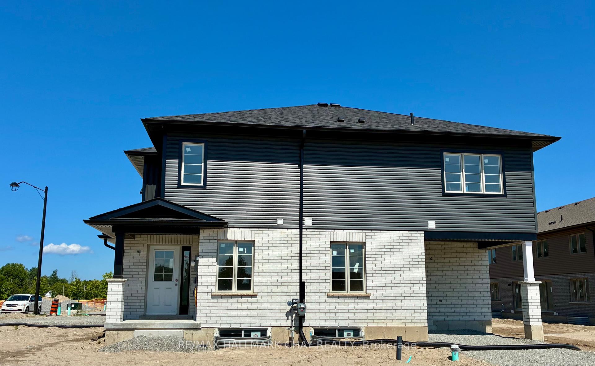 Photo 3 of 23 Strath Crescent, Springwater, Elmvale — HOMEH