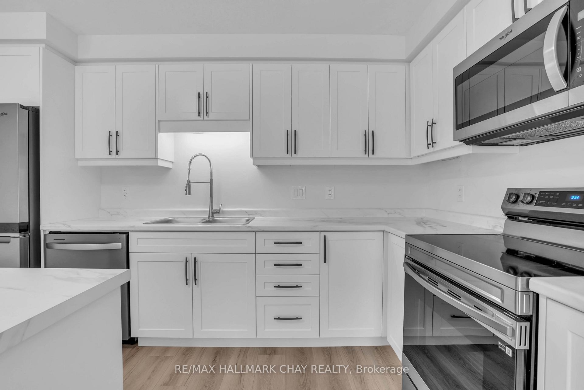 Photo 9 of 23 Strath Crescent, Springwater, Elmvale — HOMEH