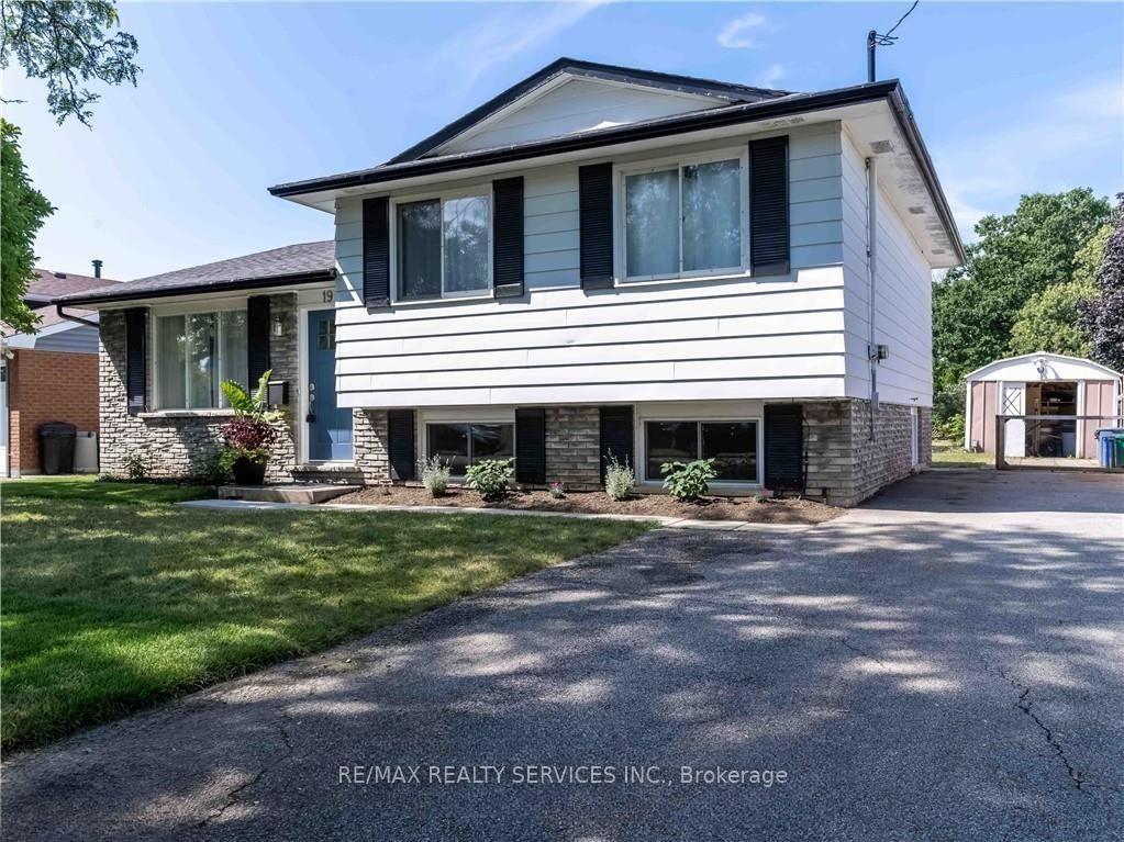 Photo 1 of 19 Ernest Street, St. Catharines, Lakeport — HOMEH