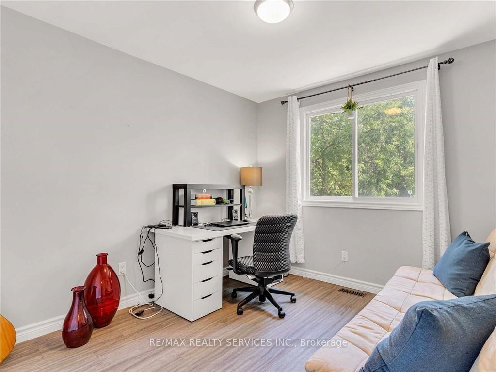 Photo 16 of 19 Ernest Street, St. Catharines, Lakeport — HOMEH