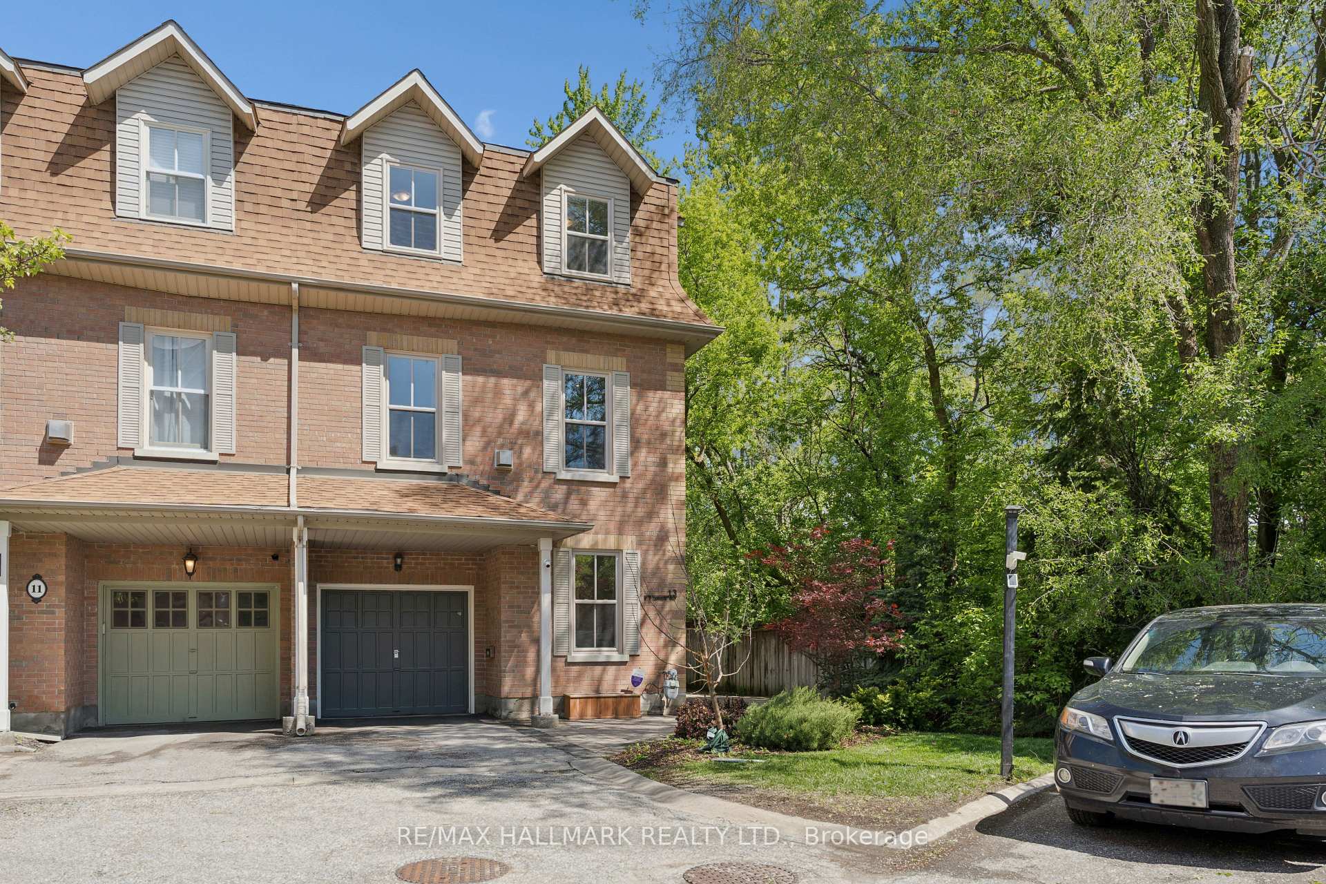 Photo 1 of 13 E J Lennox Way, Markham, Unionville — HOMEH