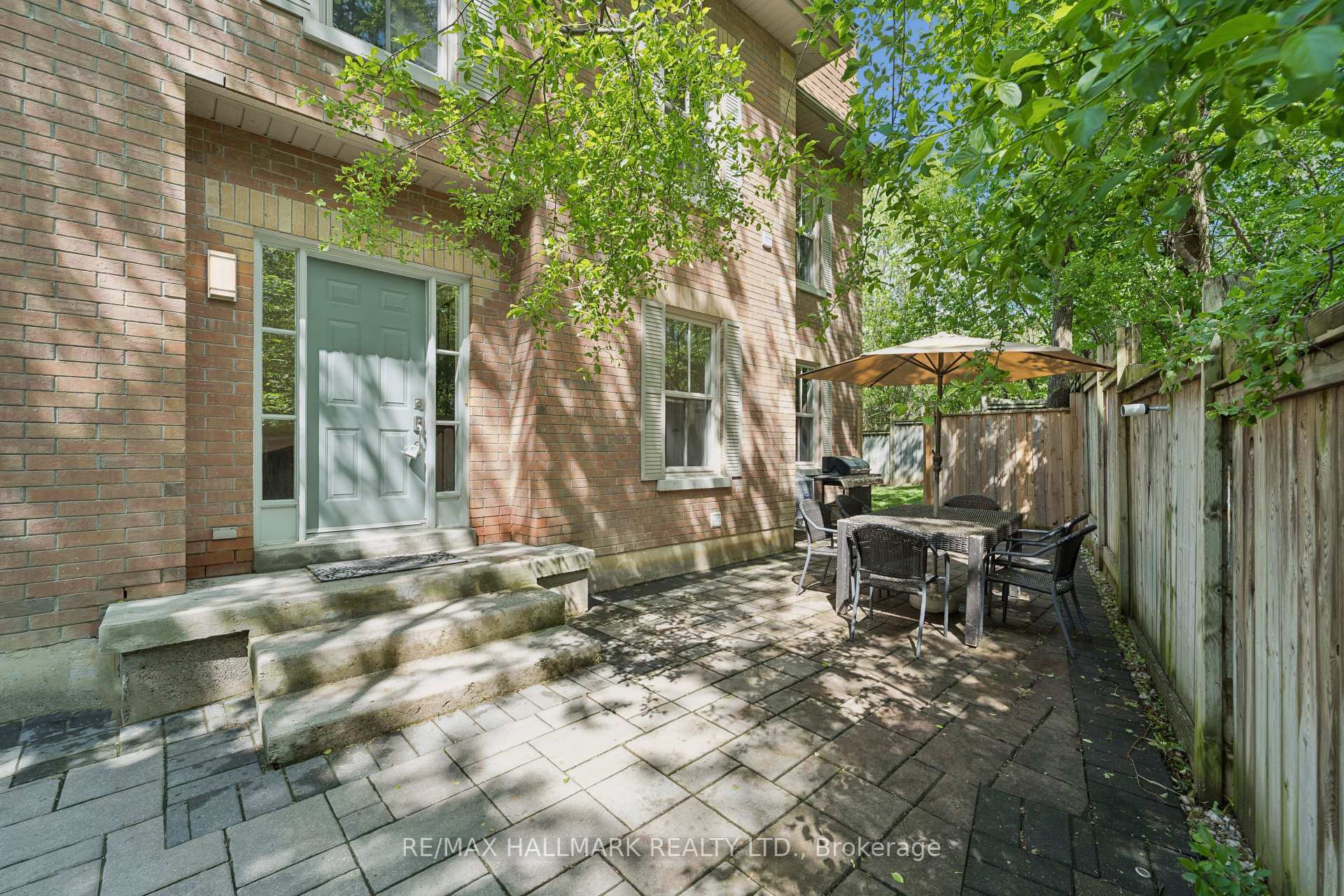 Photo 2 of 13 E J Lennox Way, Markham, Unionville — HOMEH