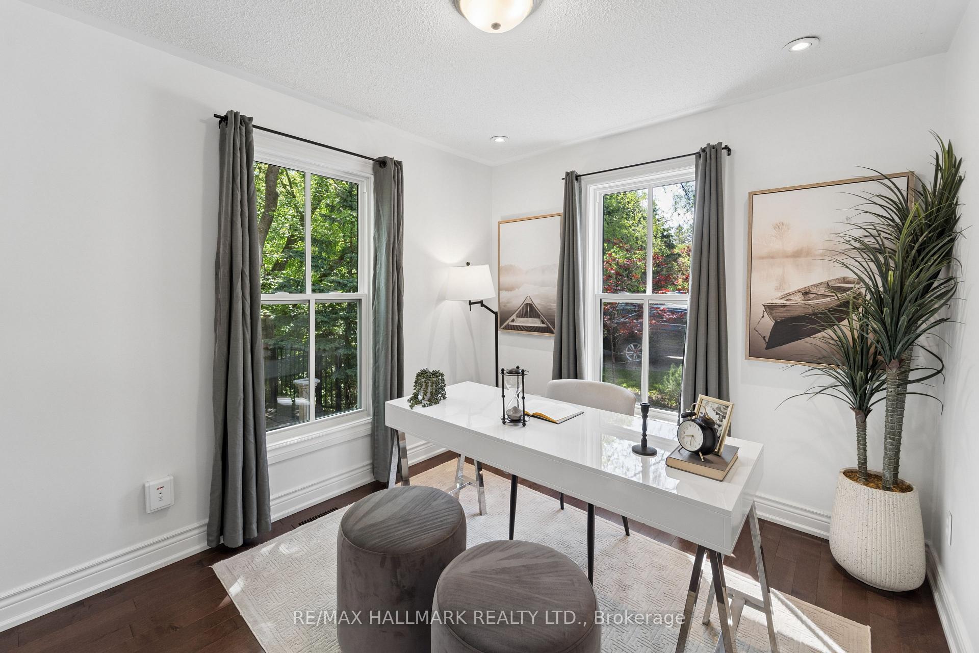 Photo 4 of 13 E J Lennox Way, Markham, Unionville — HOMEH
