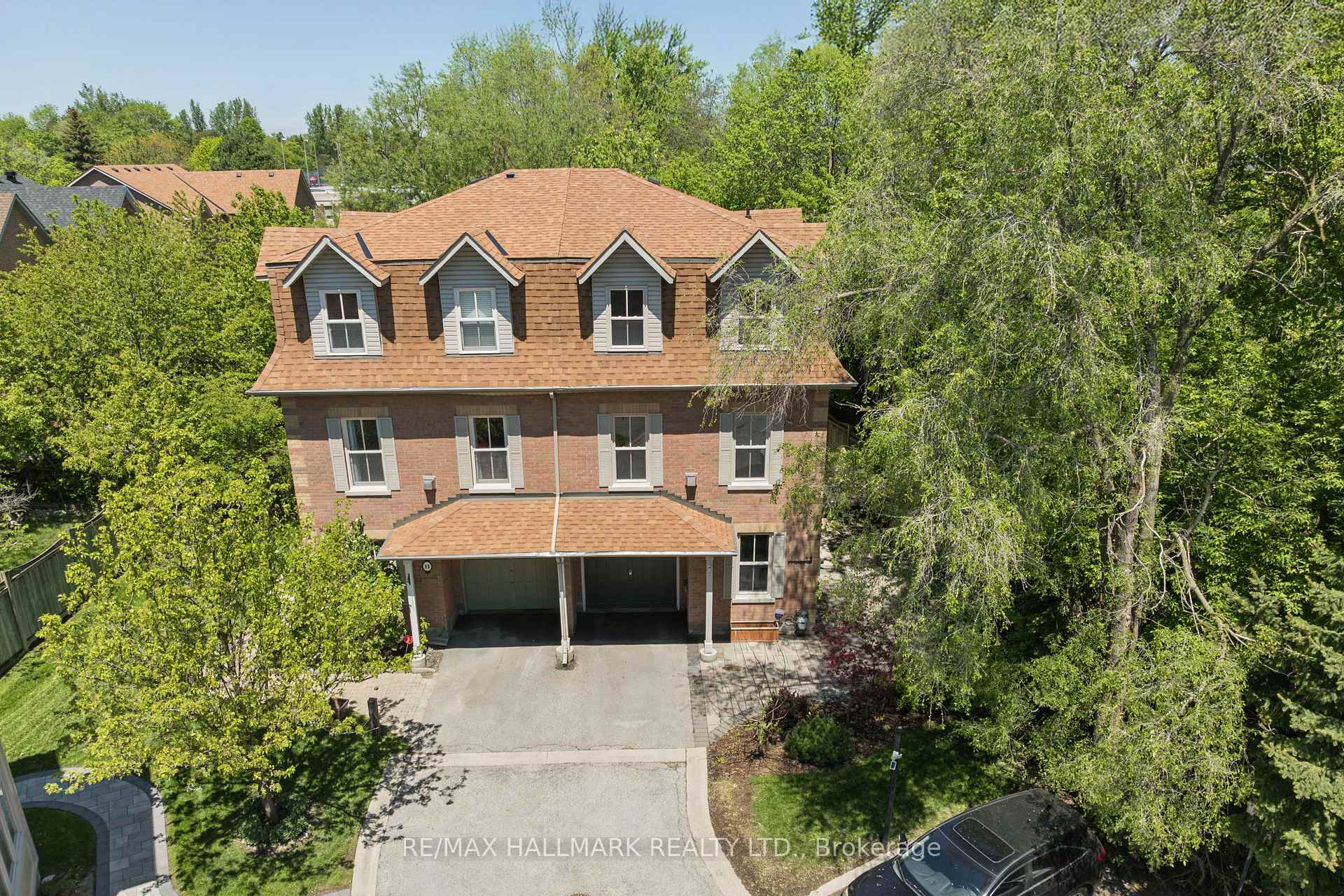 Photo 5 of 13 E J Lennox Way, Markham, Unionville — HOMEH