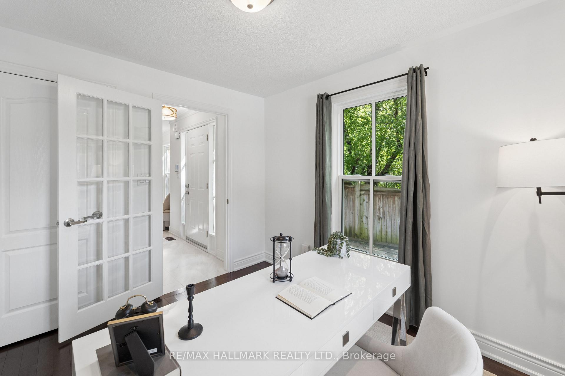 Photo 6 of 13 E J Lennox Way, Markham, Unionville — HOMEH