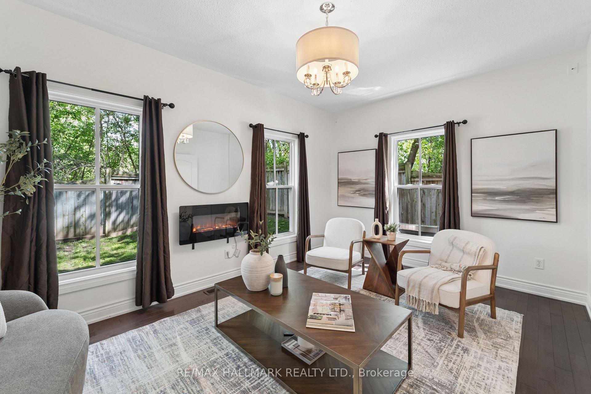 Photo 8 of 13 E J Lennox Way, Markham, Unionville — HOMEH