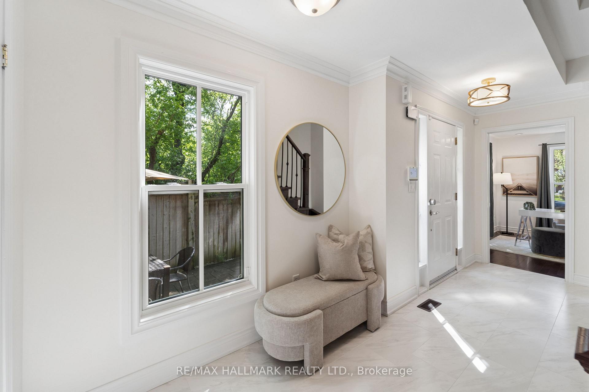 Photo 7 of 13 E J Lennox Way, Markham, Unionville — HOMEH