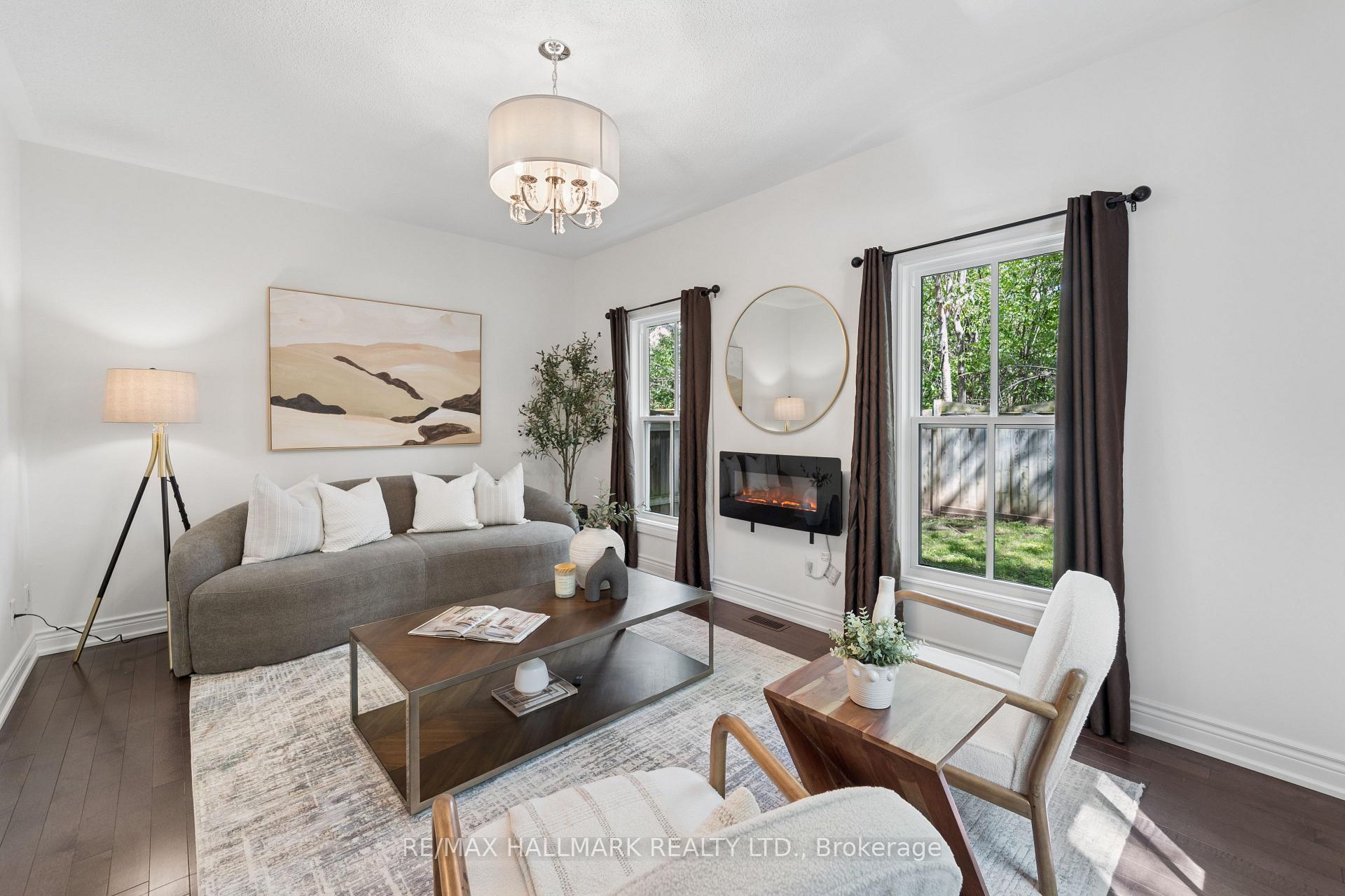 Photo 10 of 13 E J Lennox Way, Markham, Unionville — HOMEH