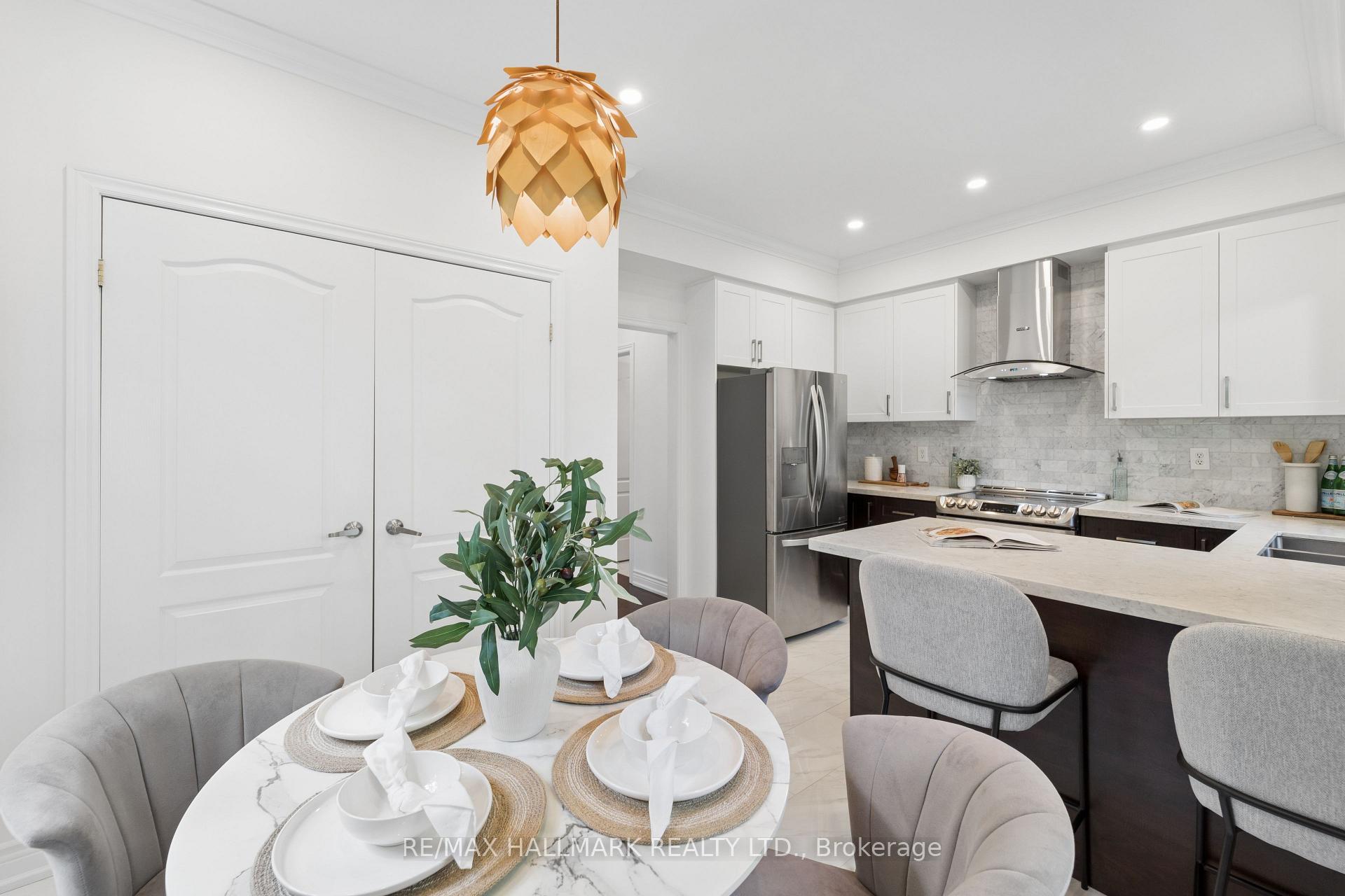 Photo 21 of 13 E J Lennox Way, Markham, Unionville — HOMEH