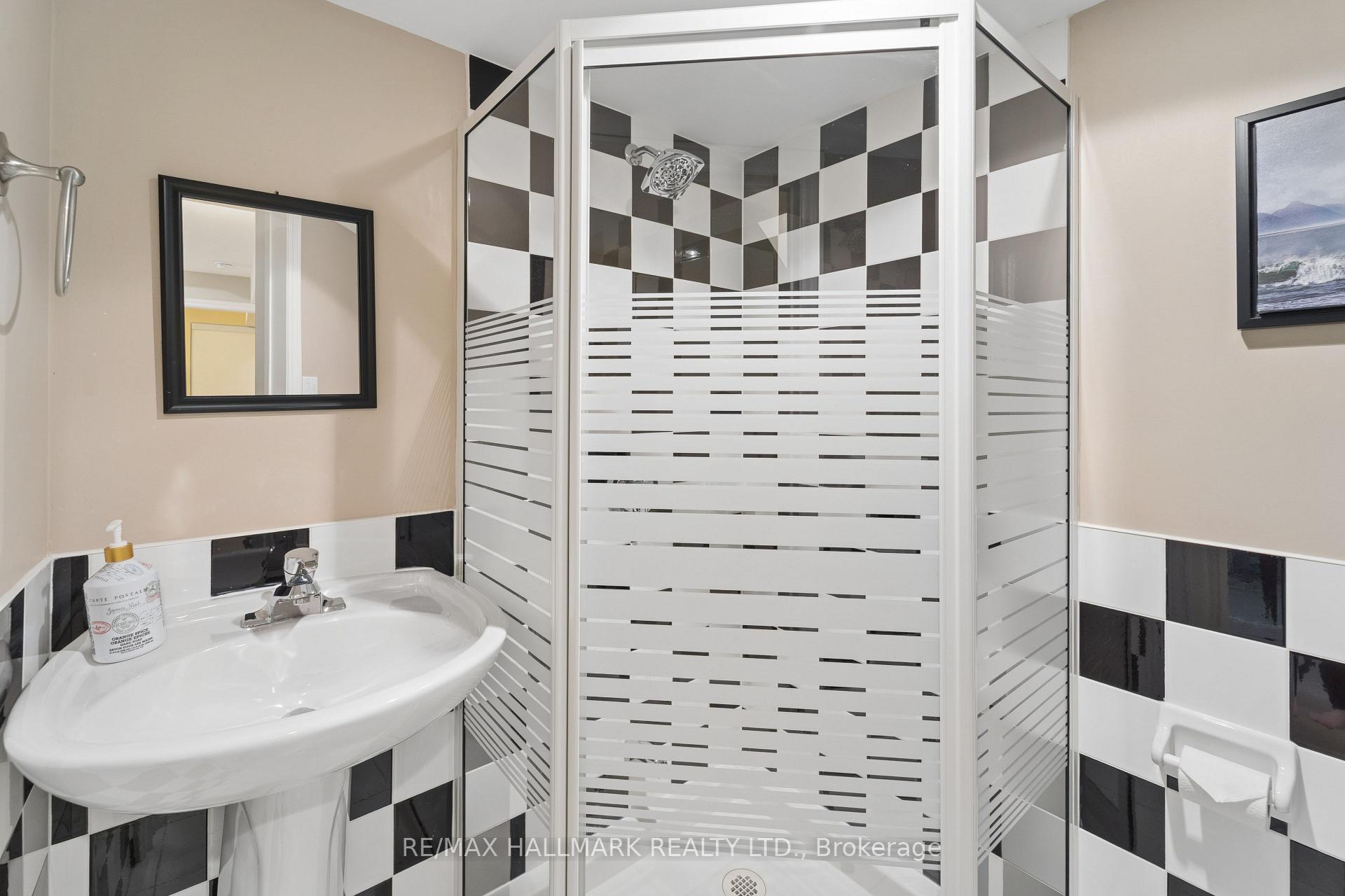 Photo 44 of 13 E J Lennox Way, Markham, Unionville — HOMEH