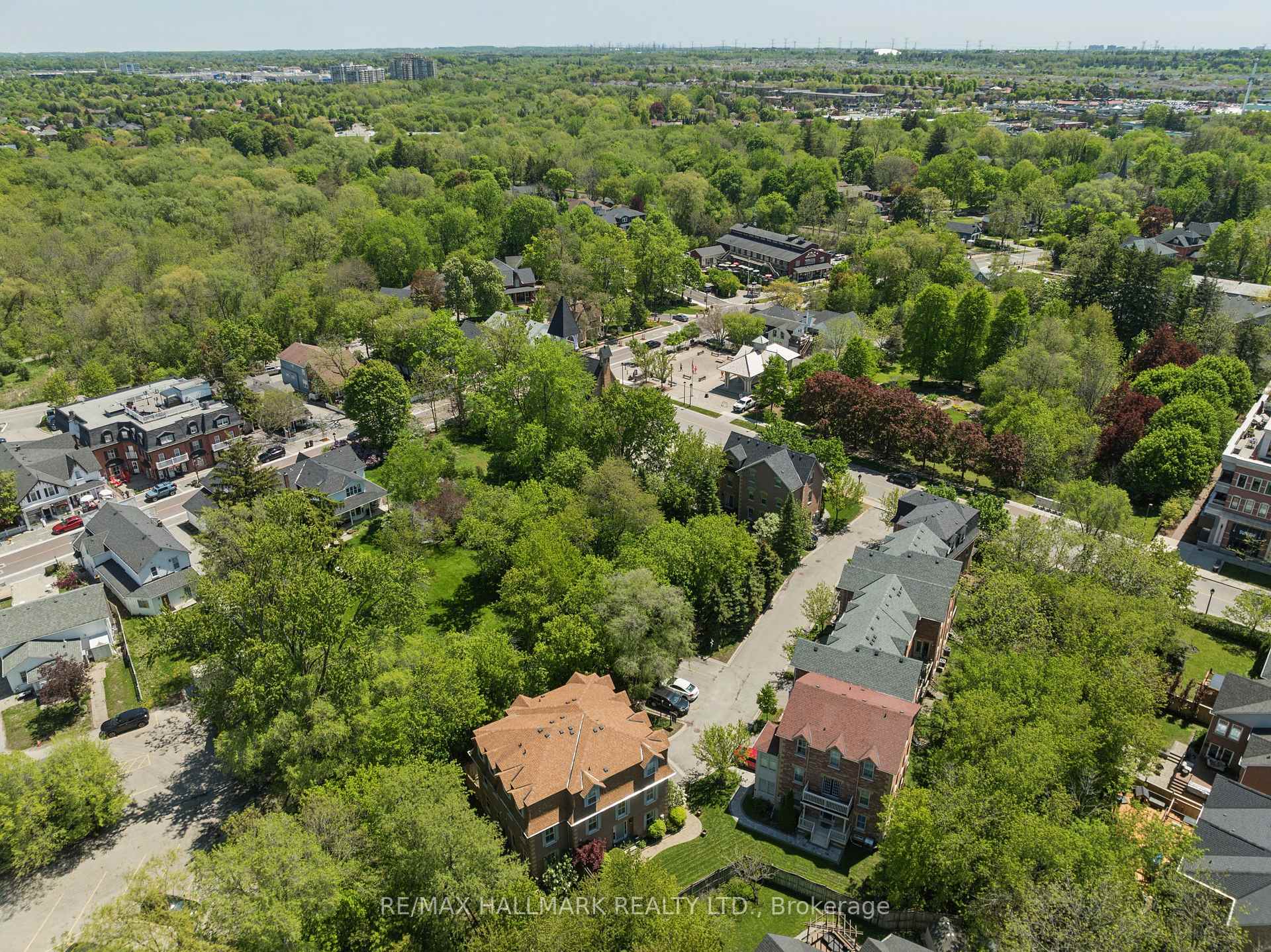 Photo 49 of 13 E J Lennox Way, Markham, Unionville — HOMEH