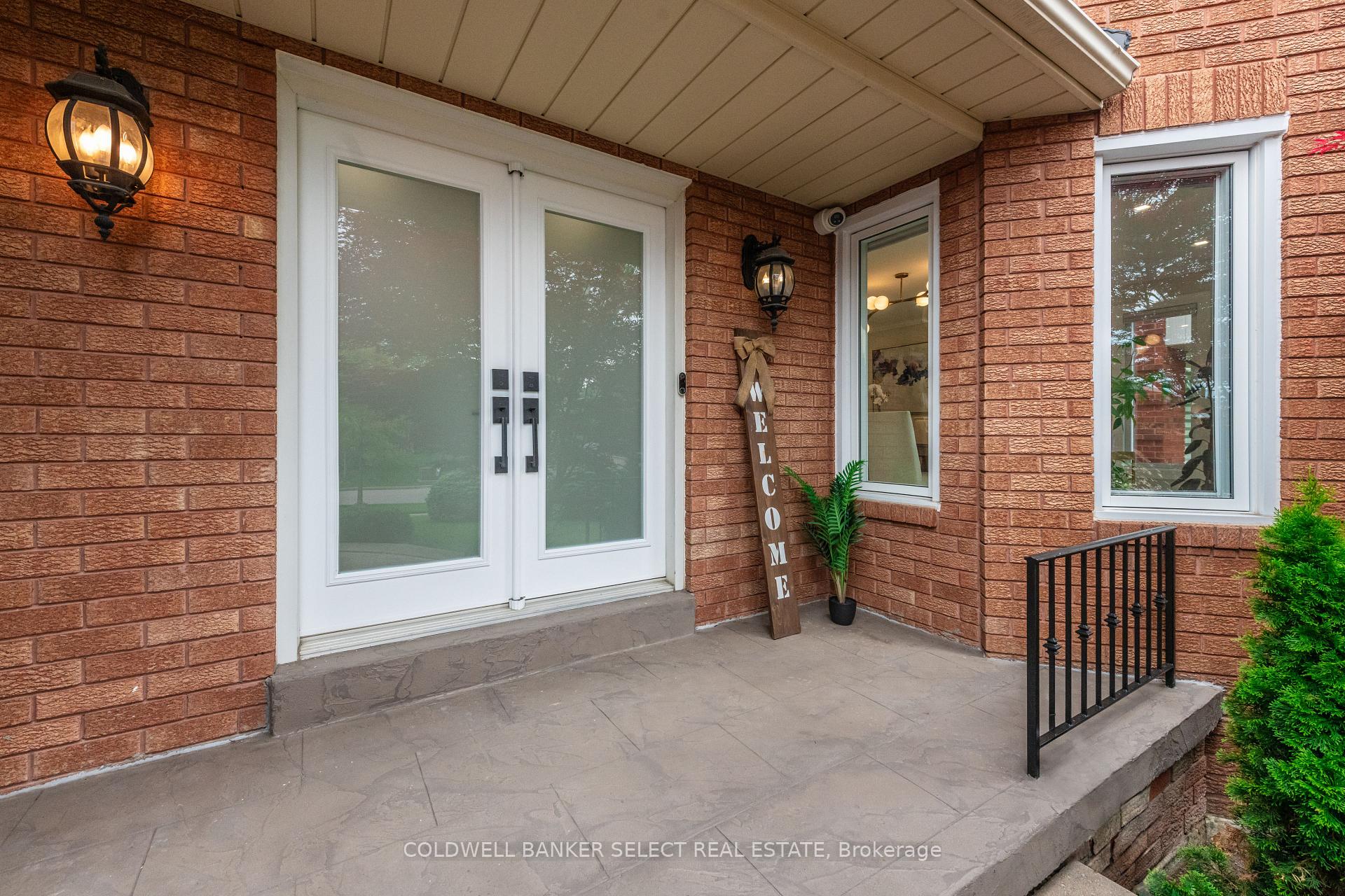 Photo 4 of 154 Conti Crescent, Vaughan, East Woodbridge — HOMEH