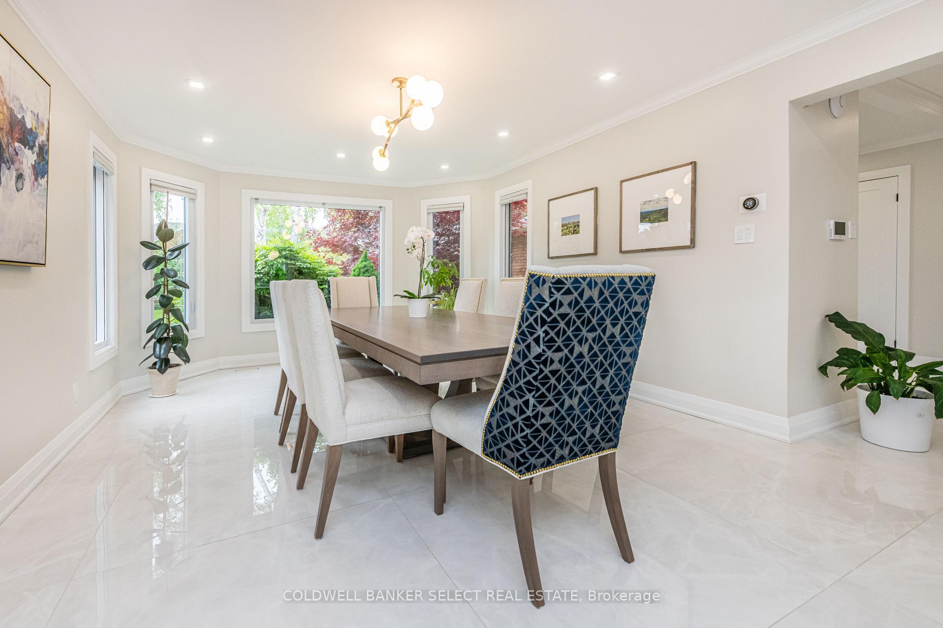 Photo 8 of 154 Conti Crescent, Vaughan, East Woodbridge — HOMEH