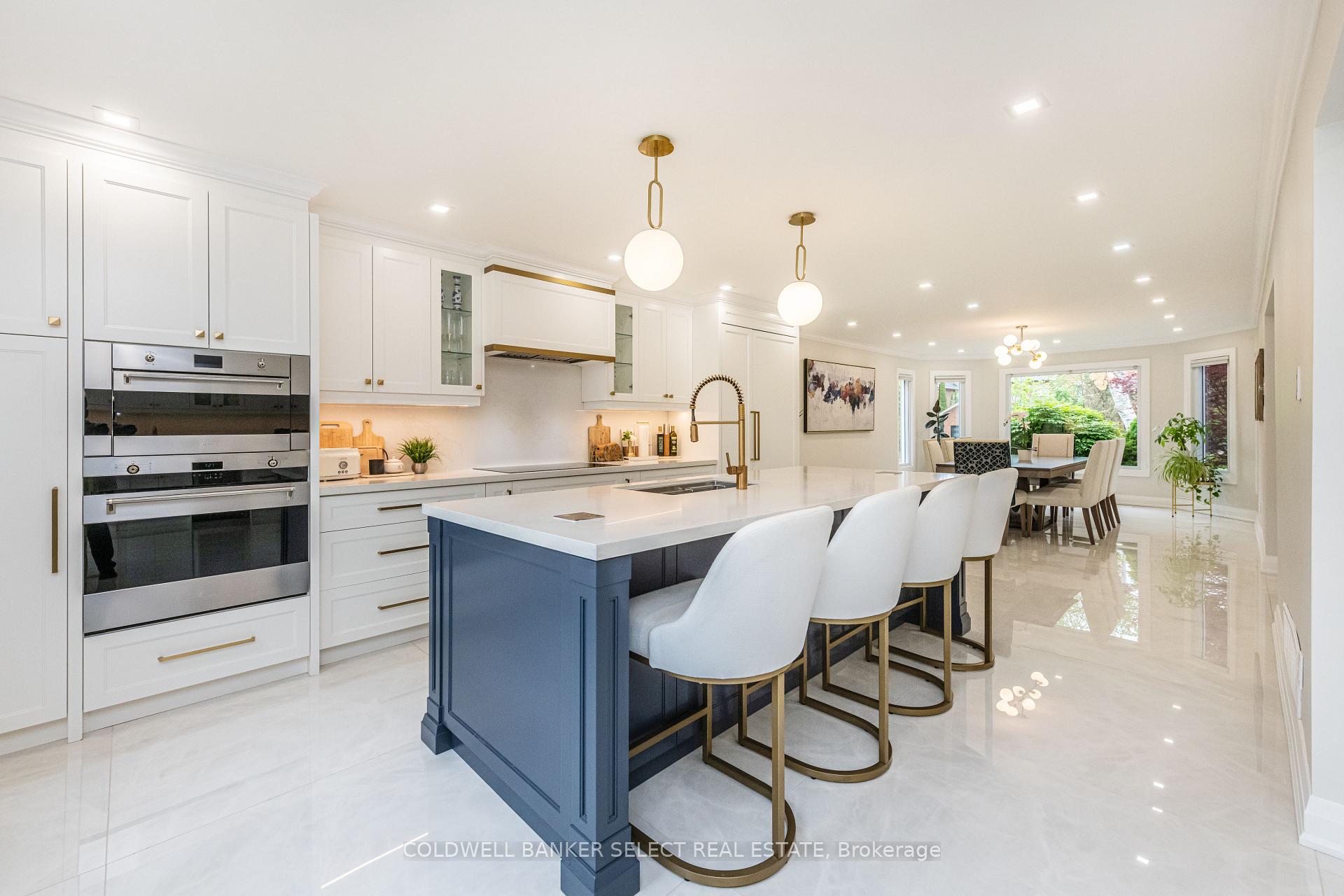 Photo 10 of 154 Conti Crescent, Vaughan, East Woodbridge — HOMEH