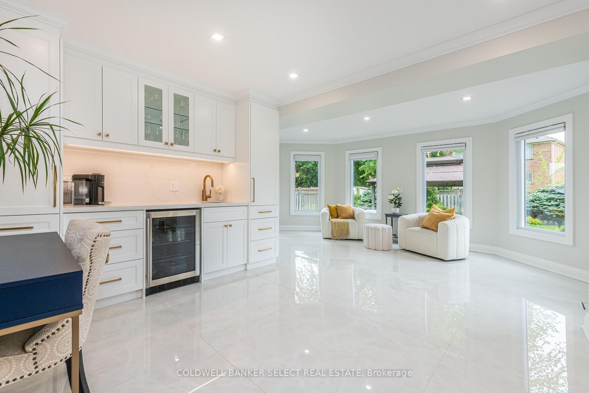 Photo 13 of 154 Conti Crescent, Vaughan, East Woodbridge — HOMEH