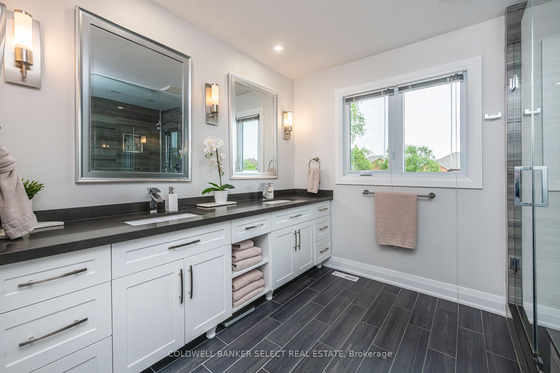 Photo 34 of 154 Conti Crescent, Vaughan, East Woodbridge — HOMEH