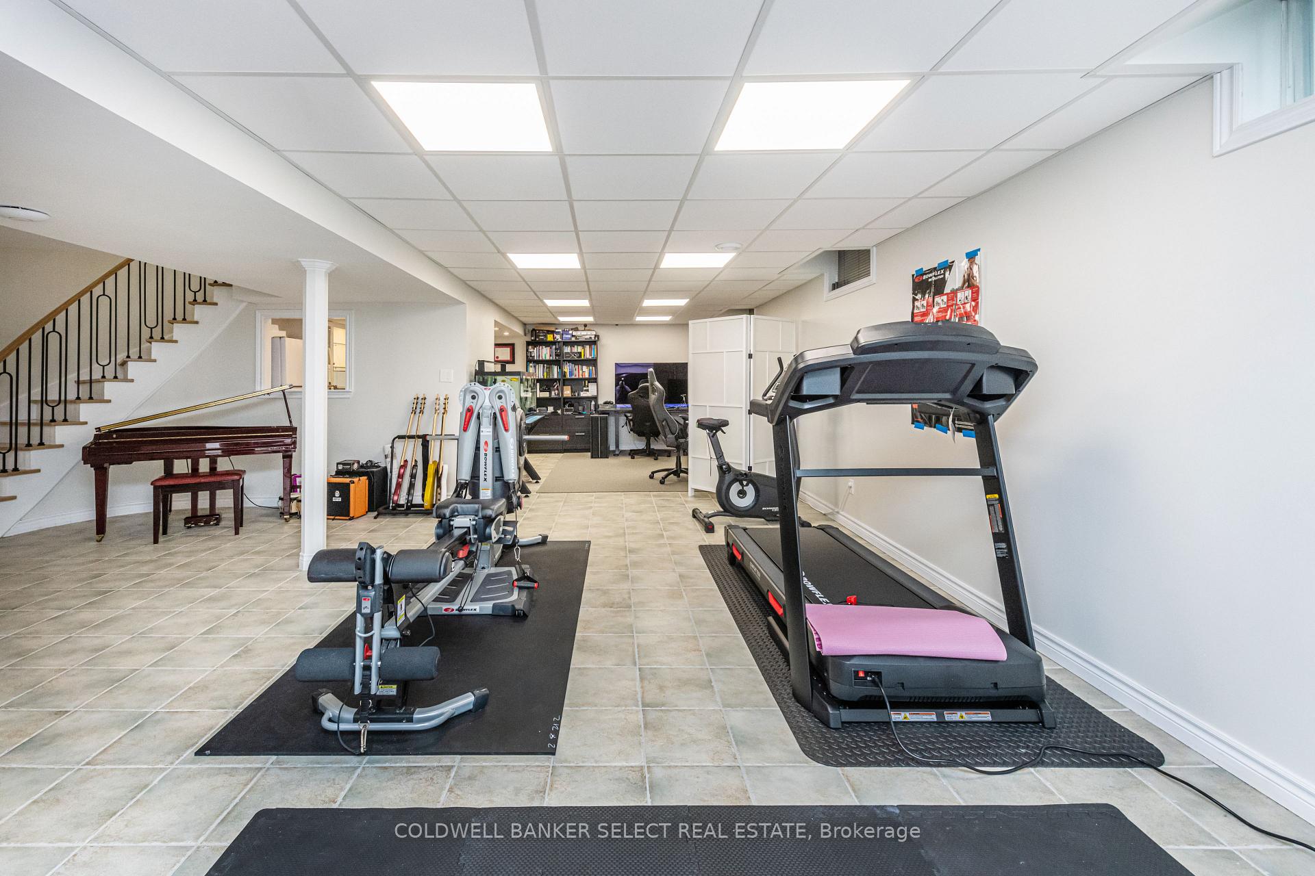 Photo 37 of 154 Conti Crescent, Vaughan, East Woodbridge — HOMEH