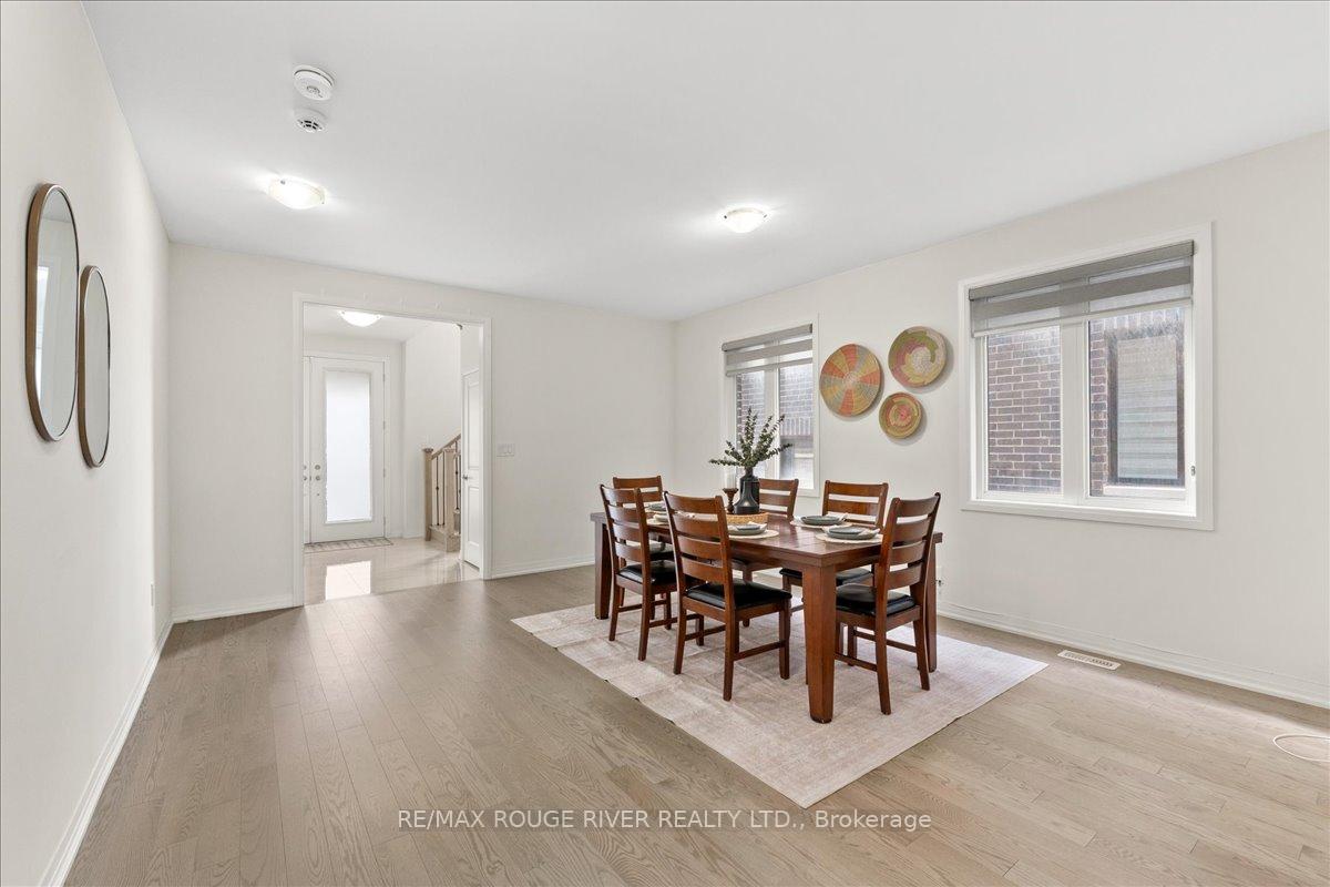 Photo 6 of 39 Armilia Place, Whitby, Rural Whitby — HOMEH