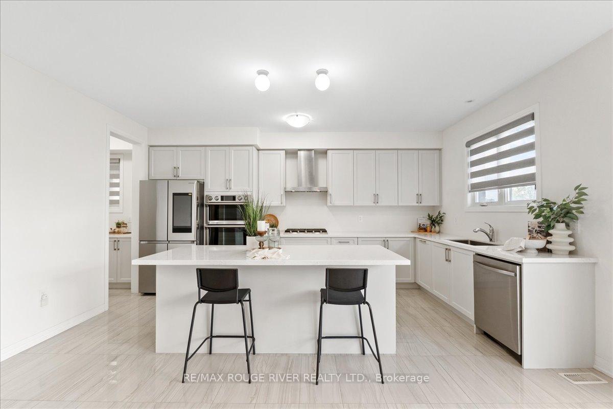 Photo 8 of 39 Armilia Place, Whitby, Rural Whitby — HOMEH