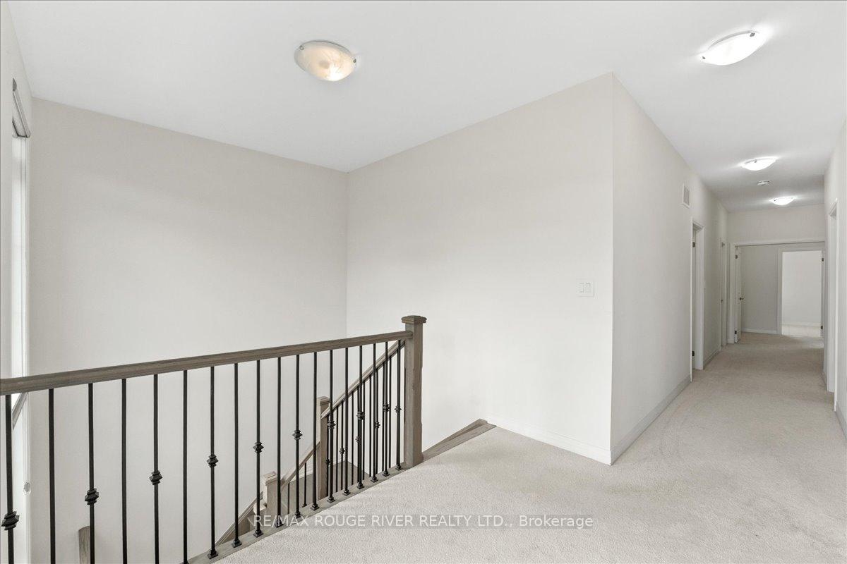 Photo 16 of 39 Armilia Place, Whitby, Rural Whitby — HOMEH