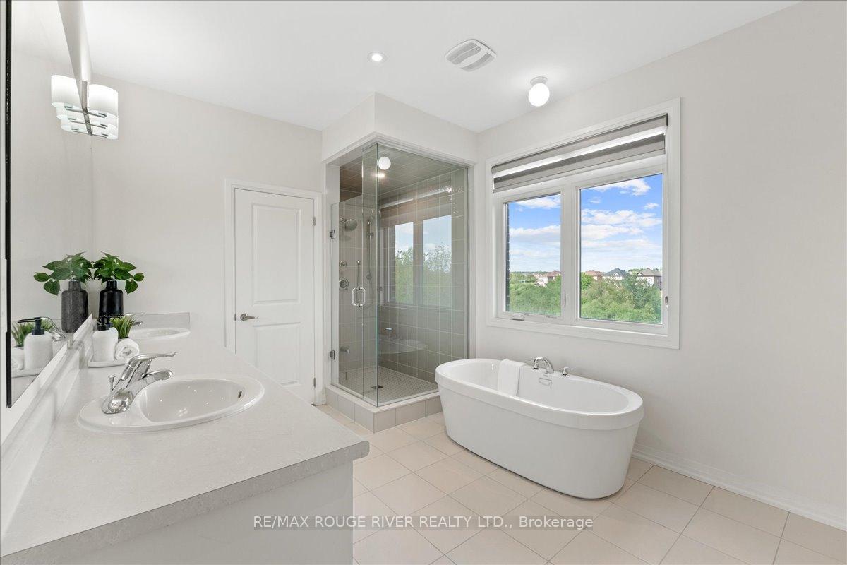 Photo 20 of 39 Armilia Place, Whitby, Rural Whitby — HOMEH