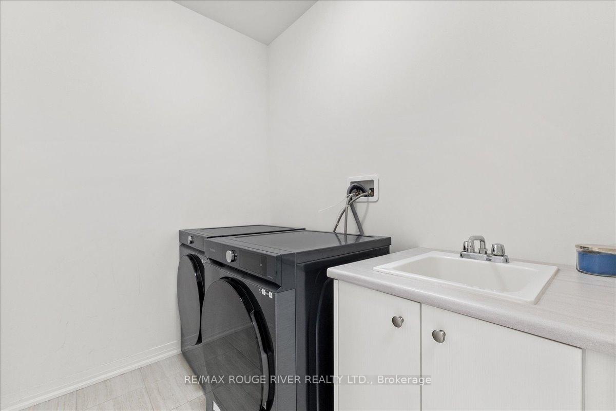 Photo 26 of 39 Armilia Place, Whitby, Rural Whitby — HOMEH