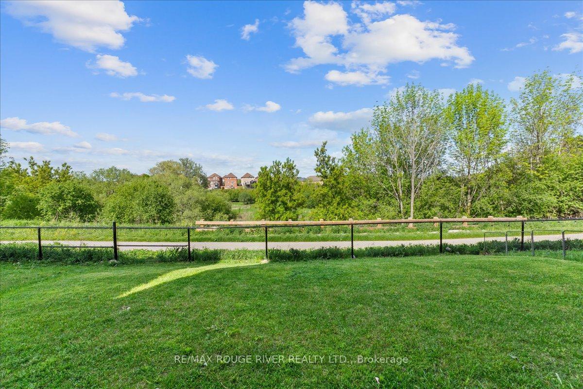 Photo 29 of 39 Armilia Place, Whitby, Rural Whitby — HOMEH
