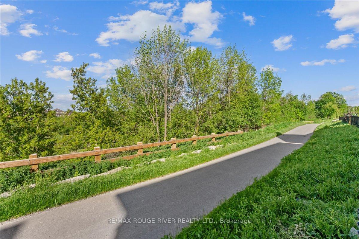Photo 31 of 39 Armilia Place, Whitby, Rural Whitby — HOMEH