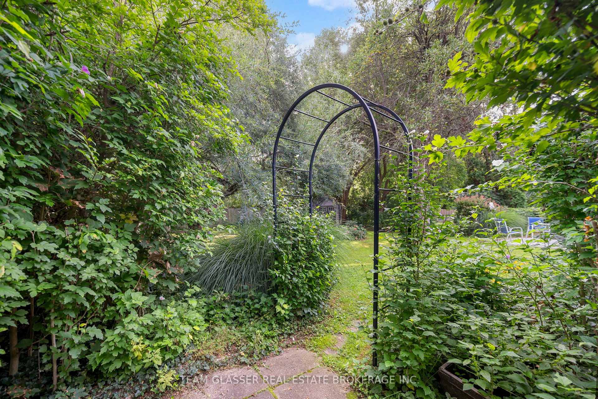 Photo 34 of 1010 Harrison Avenue, London, East B — HOMEH