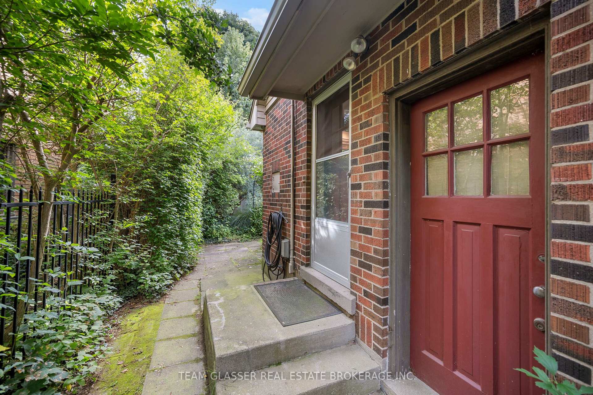 Photo 35 of 1010 Harrison Avenue, London, East B — HOMEH
