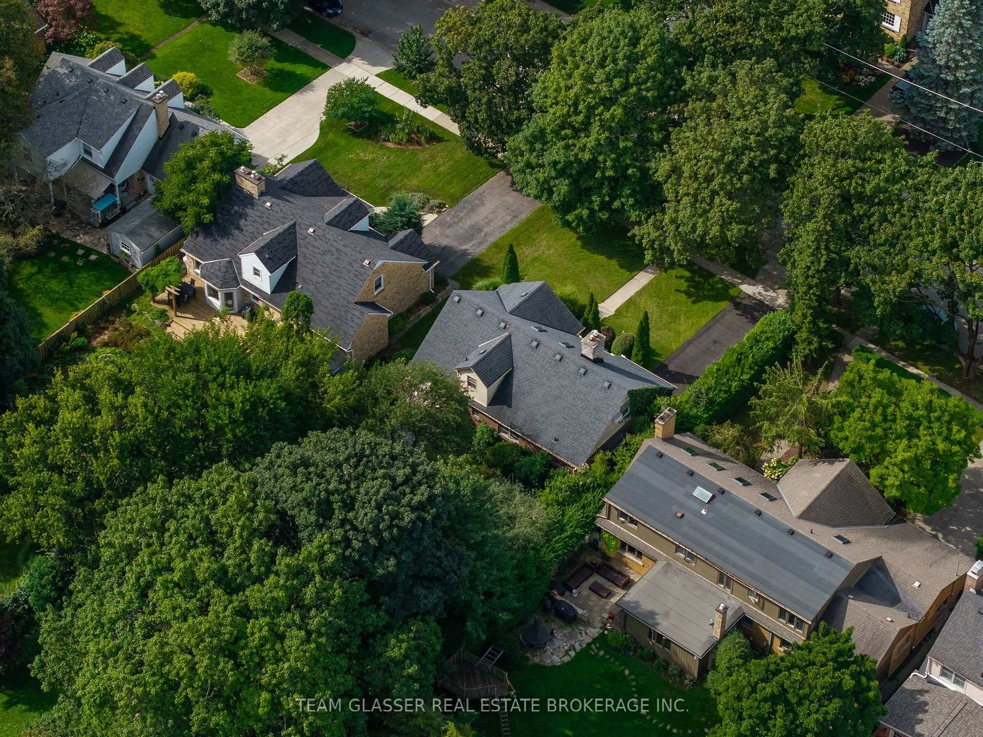 Photo 6 of 1010 Harrison Avenue, London, East B — HOMEH