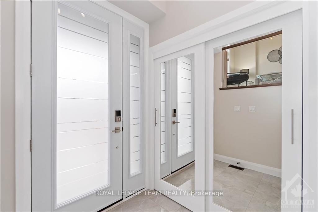 Photo 4 of 16 Melville Drive, Ottawa, Barrhaven - Pheasant Run — HOMEH