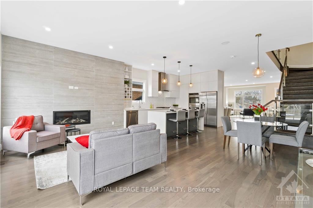 Photo 13 of 16 Melville Drive, Ottawa, Barrhaven - Pheasant Run — HOMEH