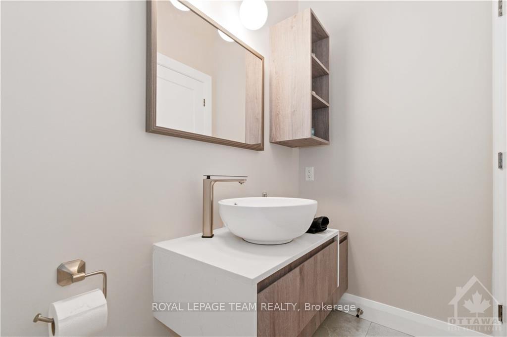 Photo 14 of 16 Melville Drive, Ottawa, Barrhaven - Pheasant Run — HOMEH