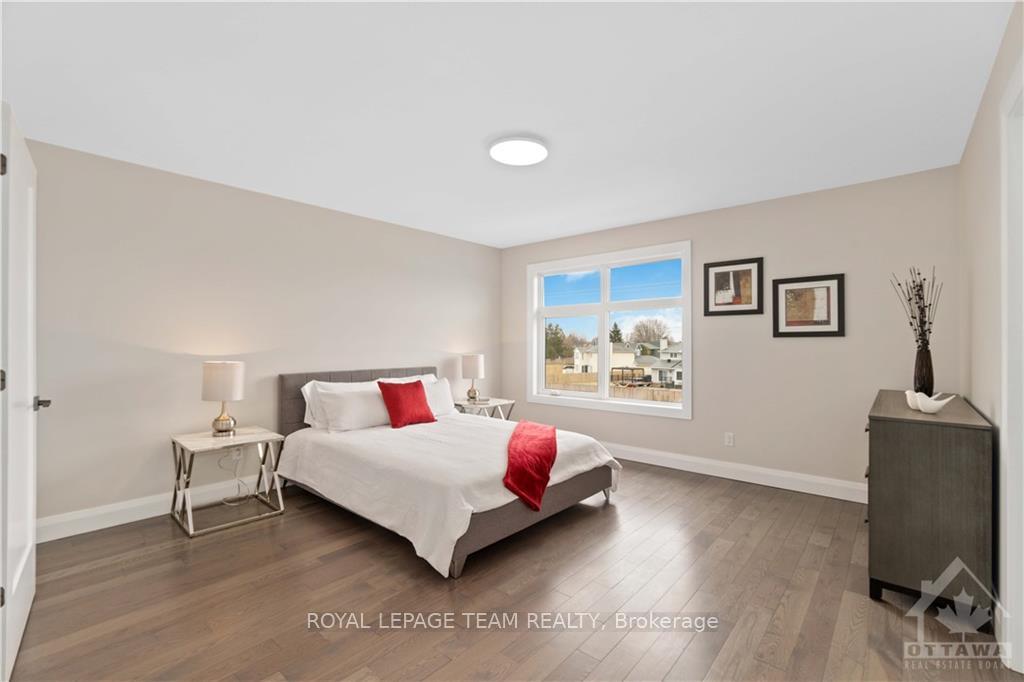 Photo 16 of 16 Melville Drive, Ottawa, Barrhaven - Pheasant Run — HOMEH