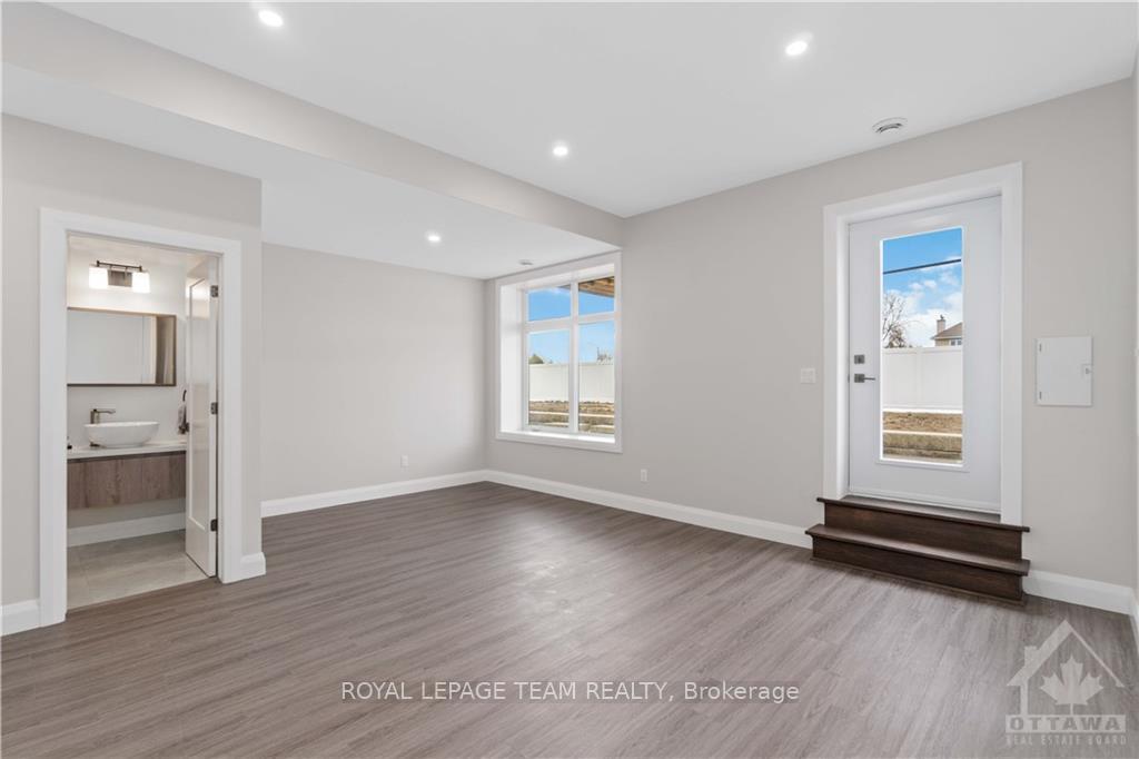 Photo 25 of 16 Melville Drive, Ottawa, Barrhaven - Pheasant Run — HOMEH