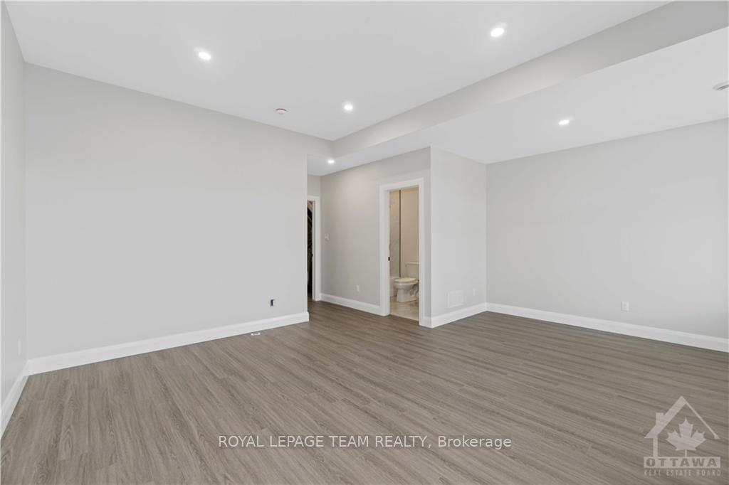 Photo 26 of 16 Melville Drive, Ottawa, Barrhaven - Pheasant Run — HOMEH
