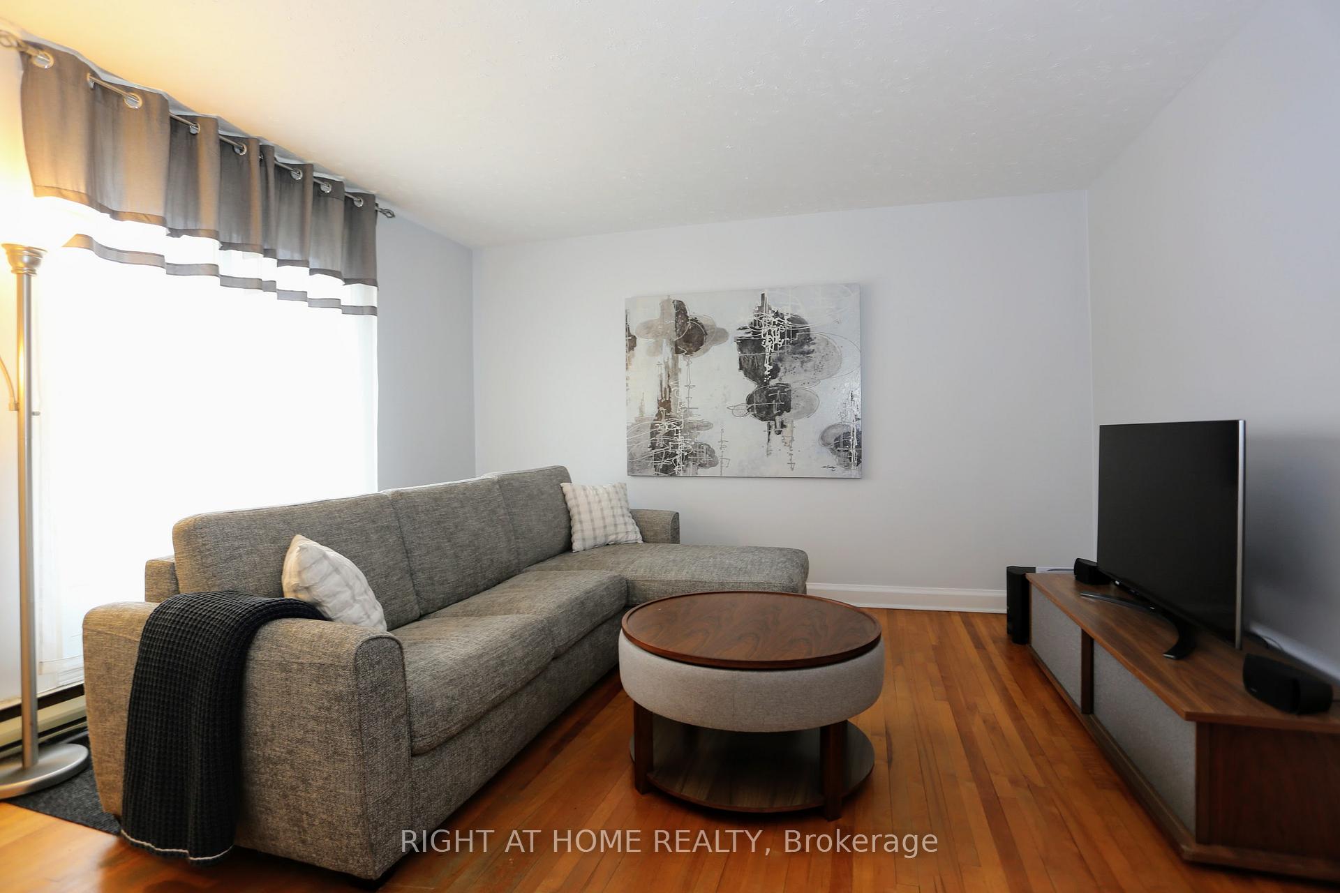 Photo 2 of 323 Levis Avenue, Ottawa, Vanier — HOMEH